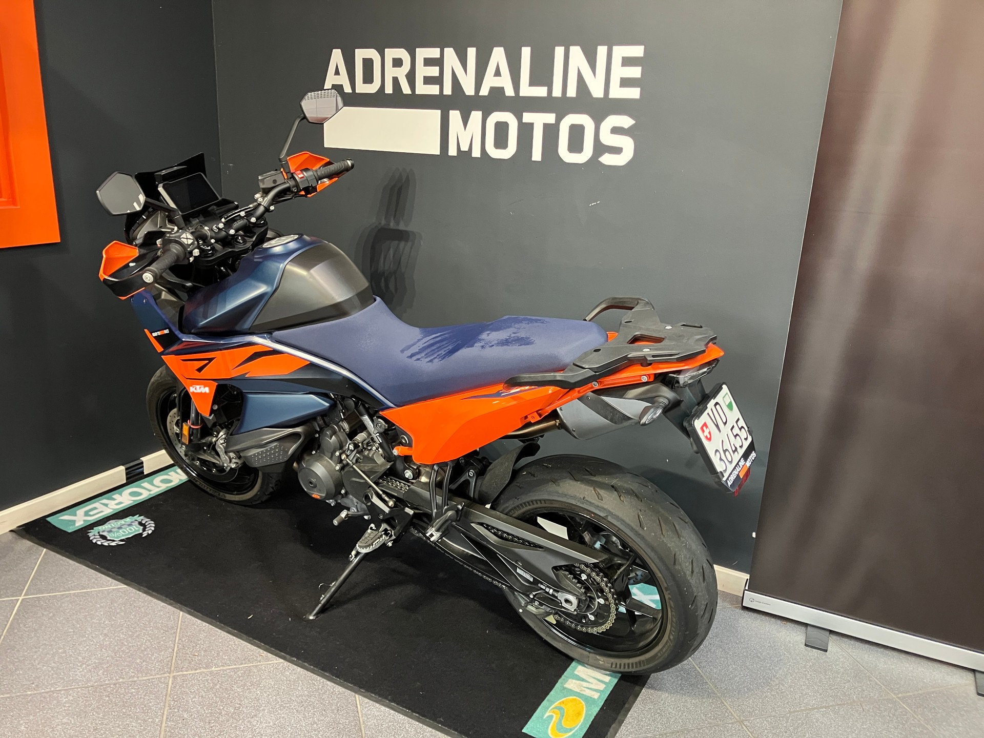 KTM 890 SMT-image-4