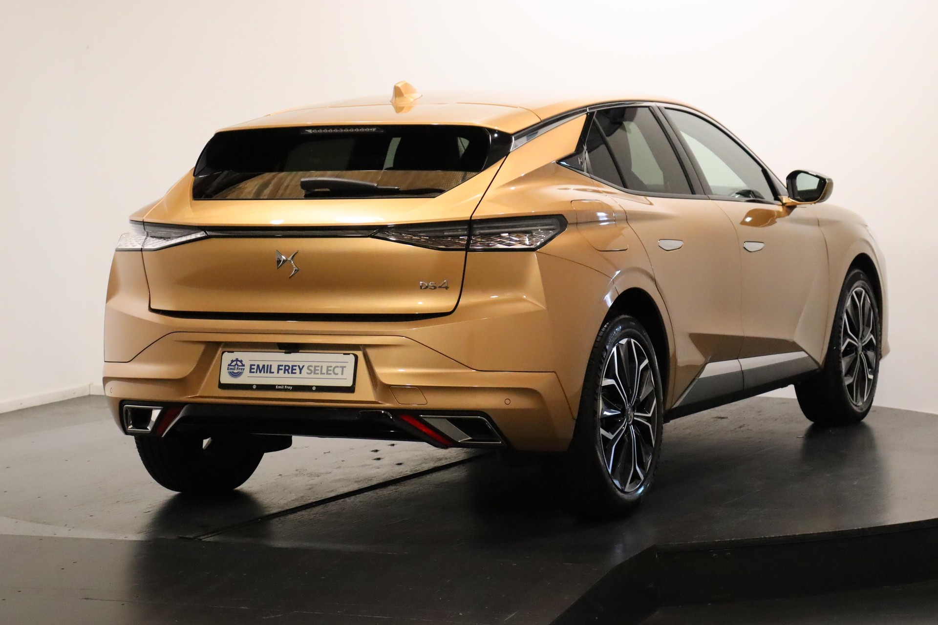 DS AUTOMOBILES Automobiles DS4 1.6 PureTech Rivoli-showroom-element-3