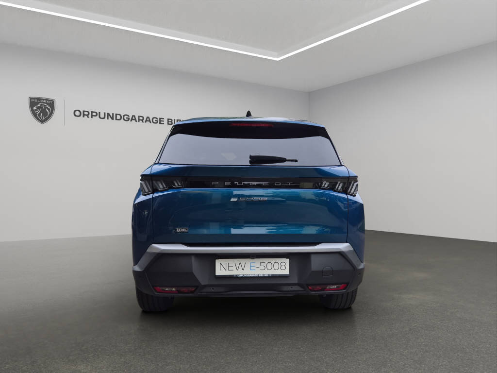 PEUGEOT 5008 e-Allure-showroom-element-3