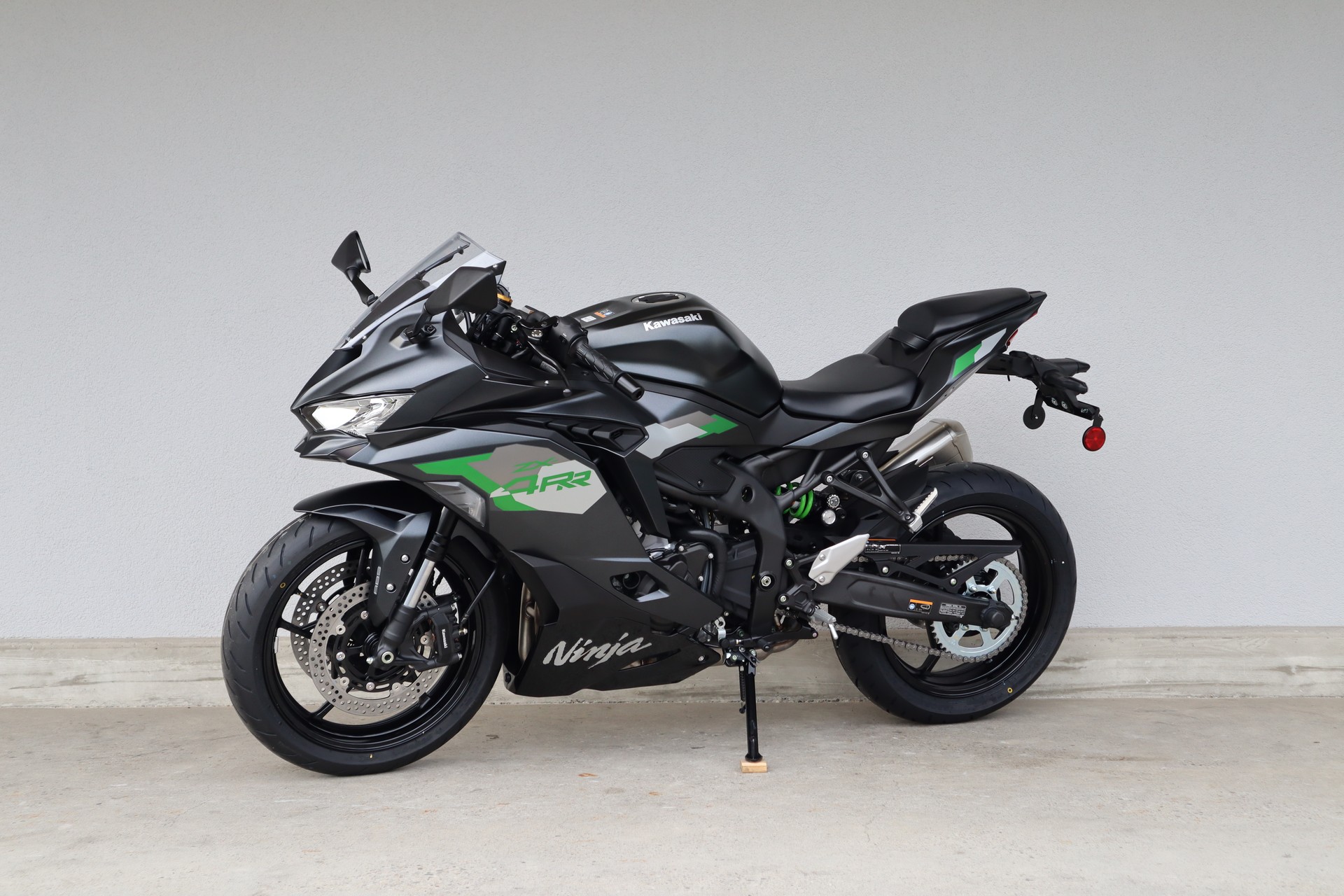 KAWASAKI Ninja ZX-4RR-image-4