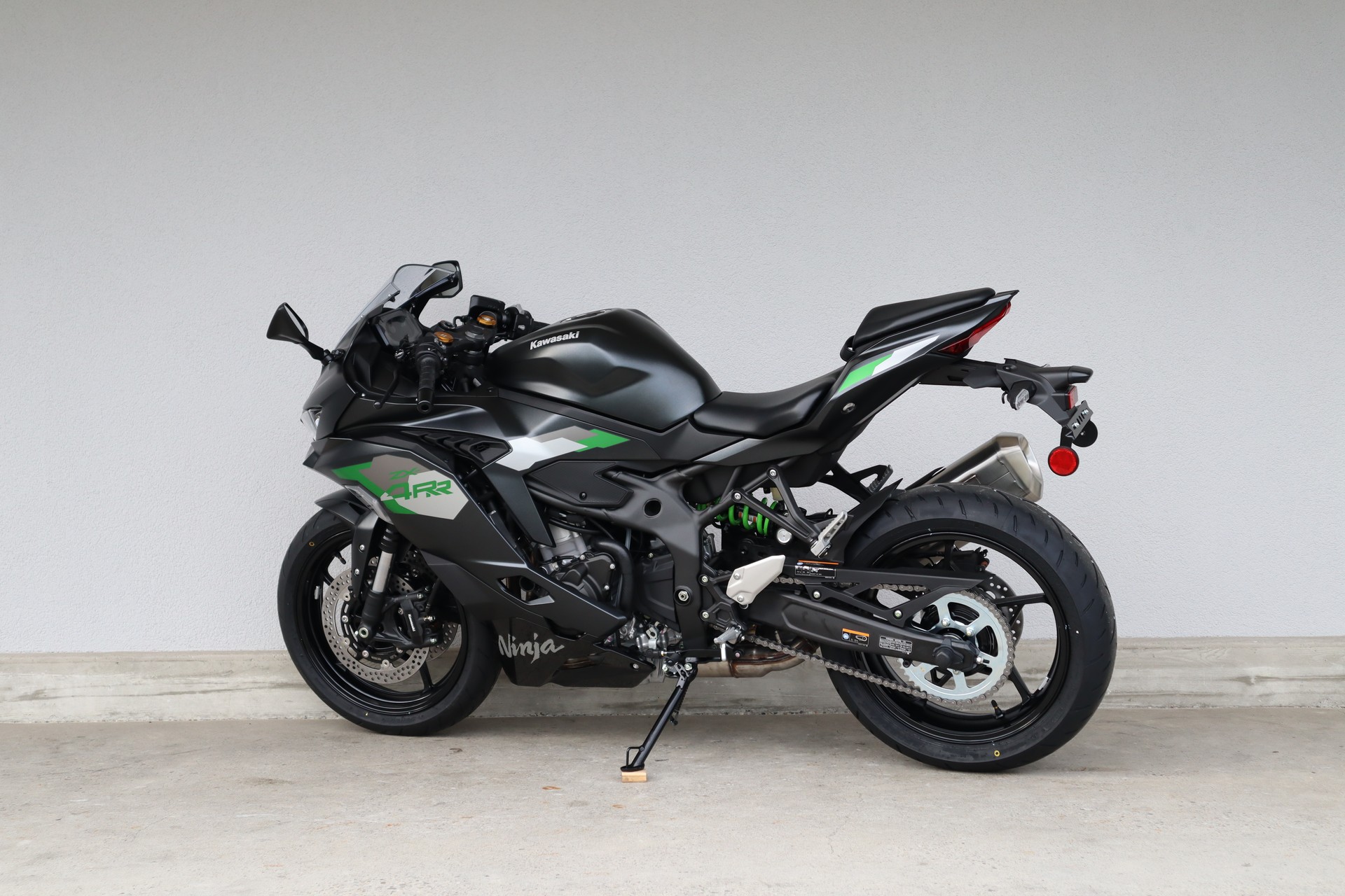 KAWASAKI Ninja ZX-4RR-image-5