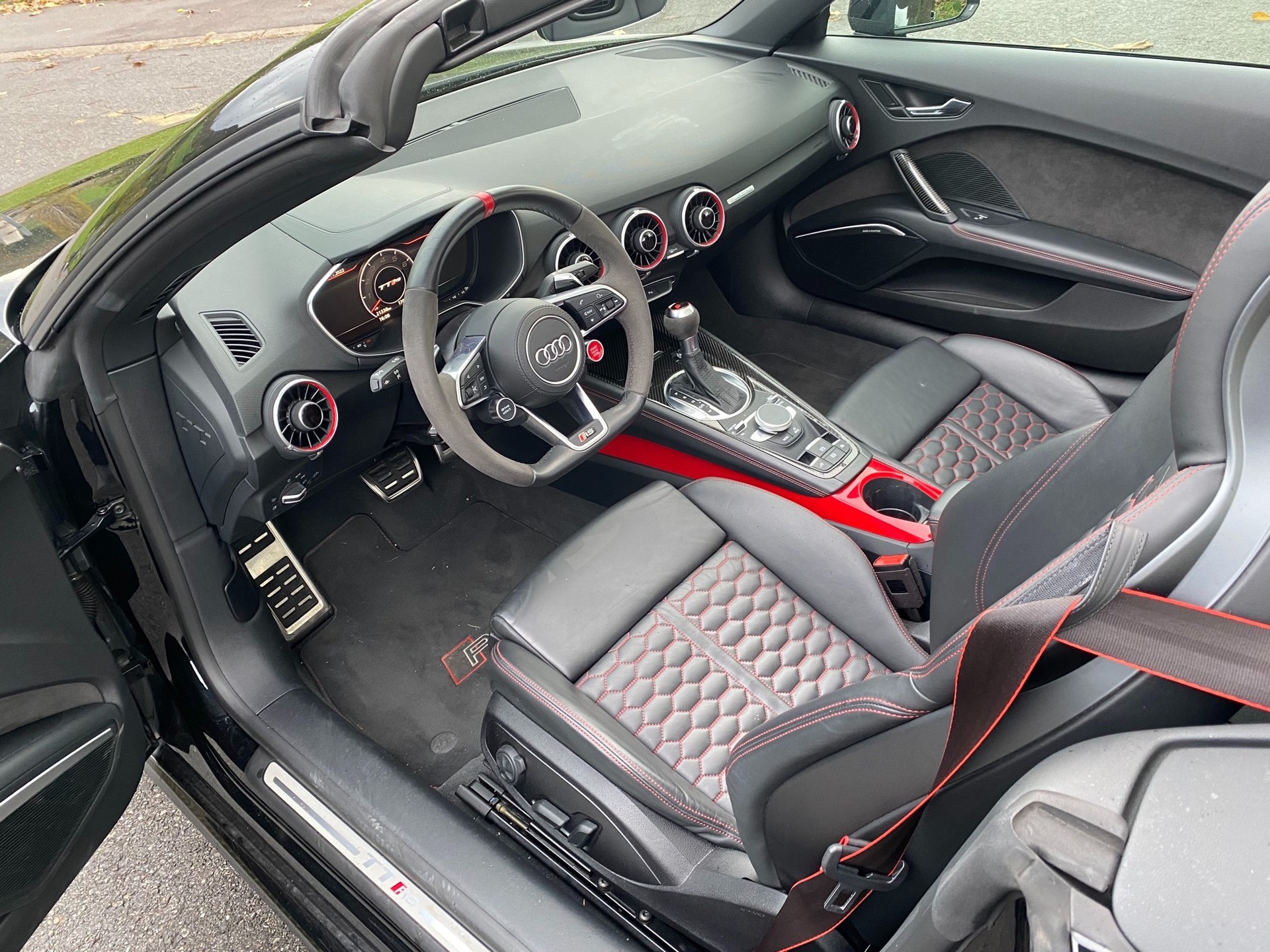 AUDI TT Roadster TTRS S-tronic-image-7