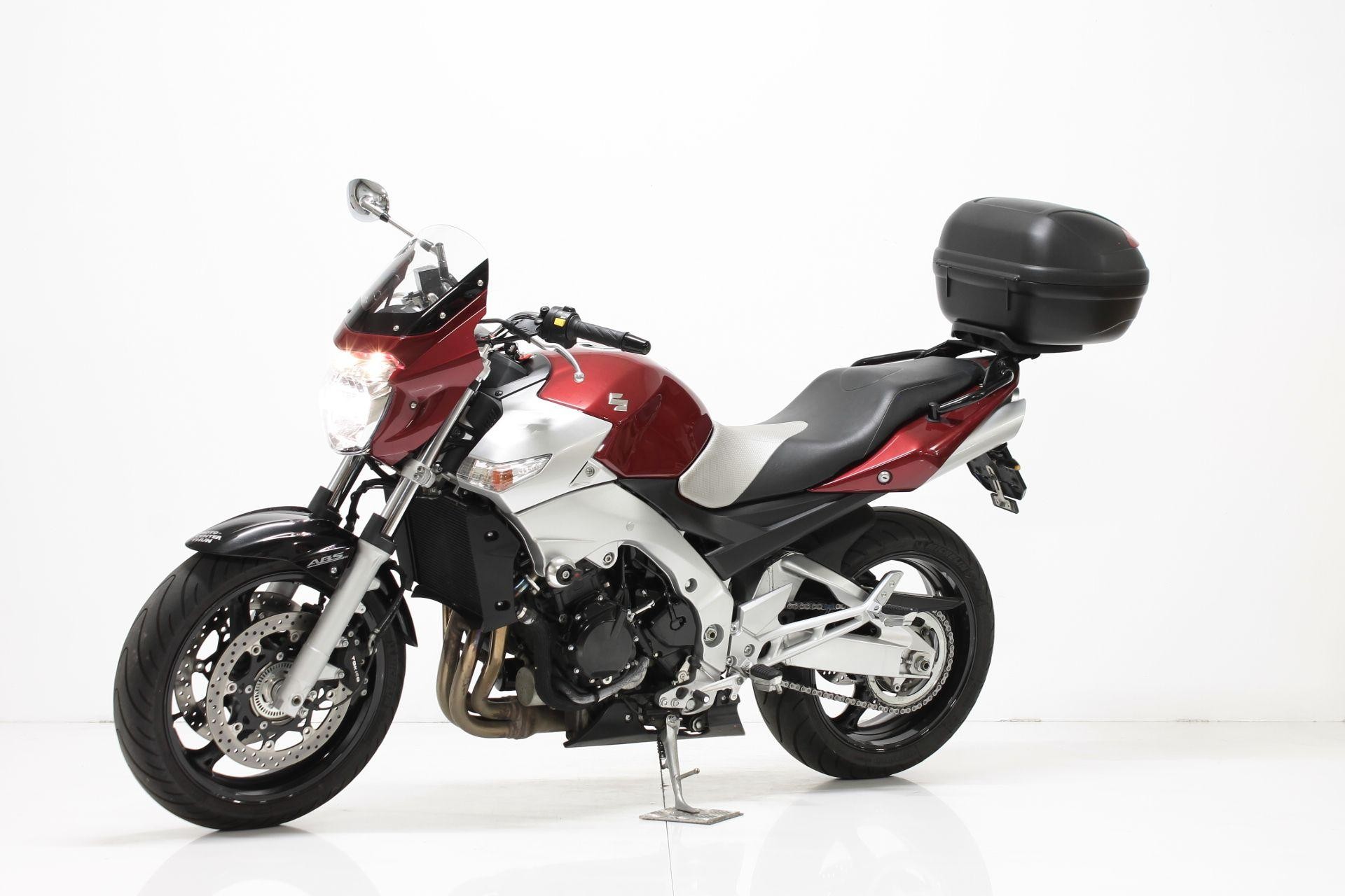 SUZUKI GSR 600 A-image-1