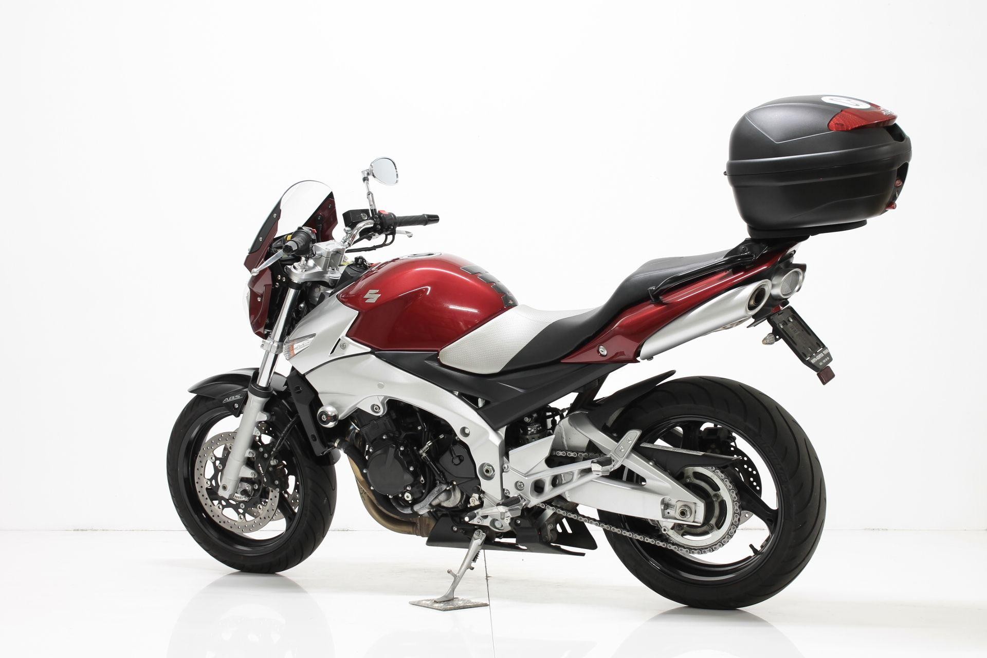 SUZUKI GSR 600 A-image-5