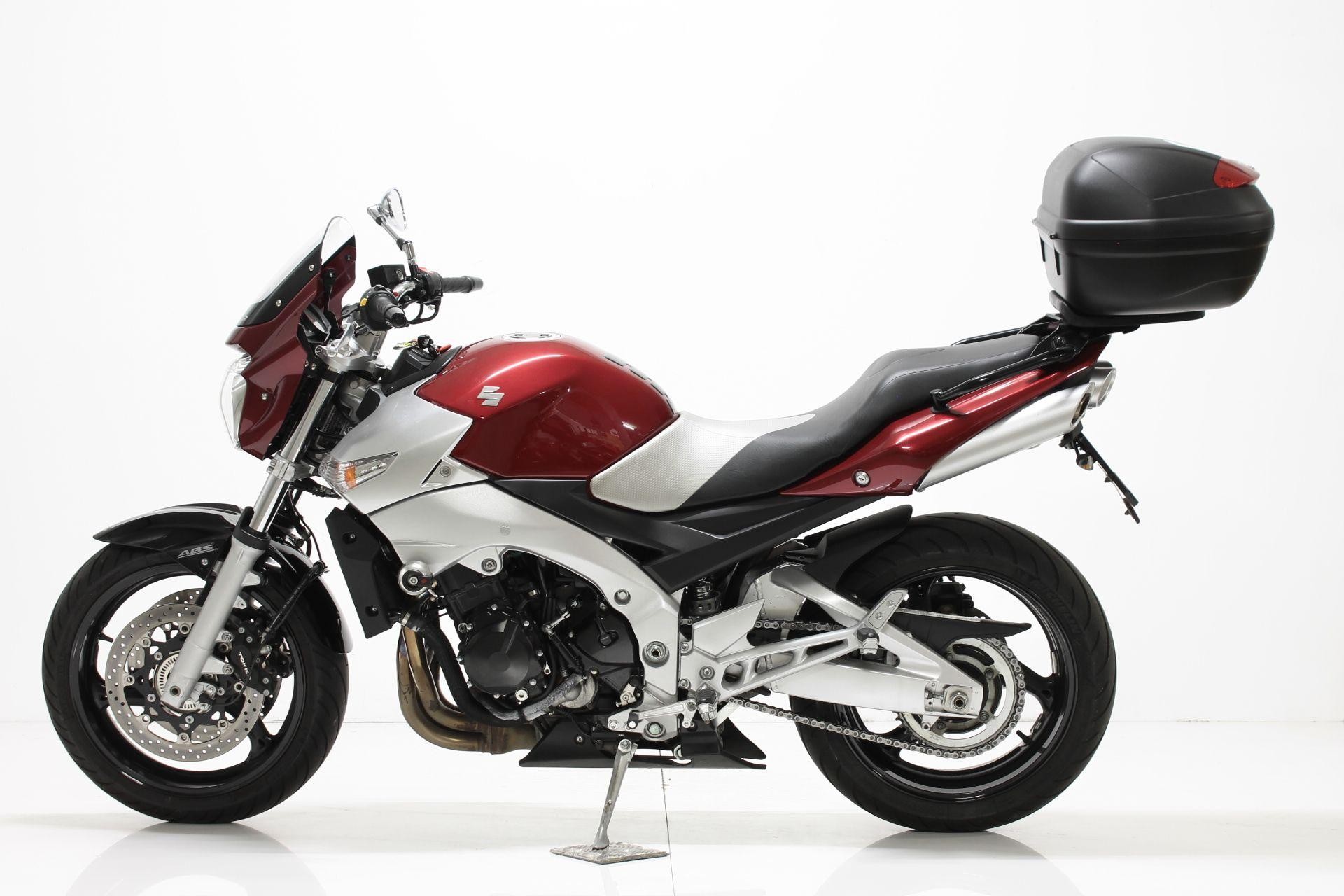 SUZUKI GSR 600 A-image-2