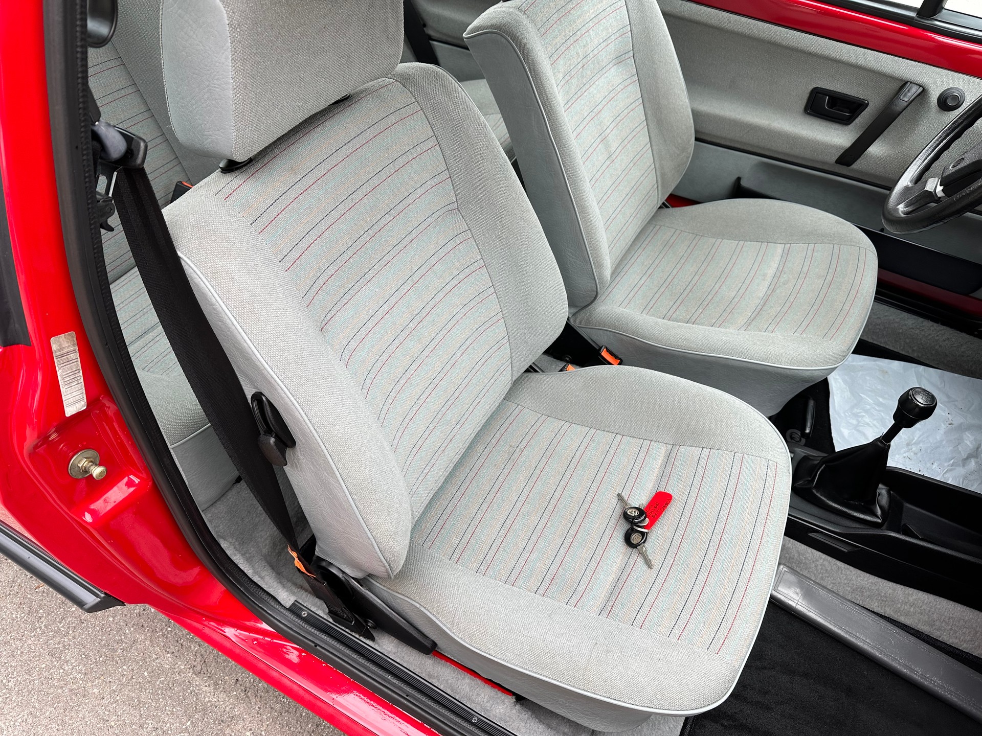 VW Polo Coupé 1300 Fancy(CL) Wagen ist frisch geprüft (Veteranengeprüft).-image-5