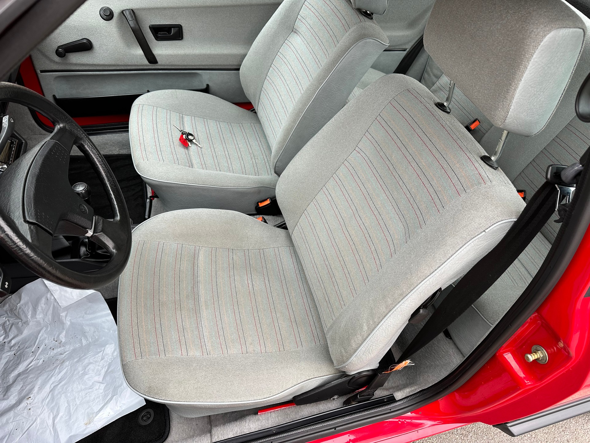 VW Polo Coupé 1300 Fancy(CL) Wagen ist frisch geprüft (Veteranengeprüft).-image-4