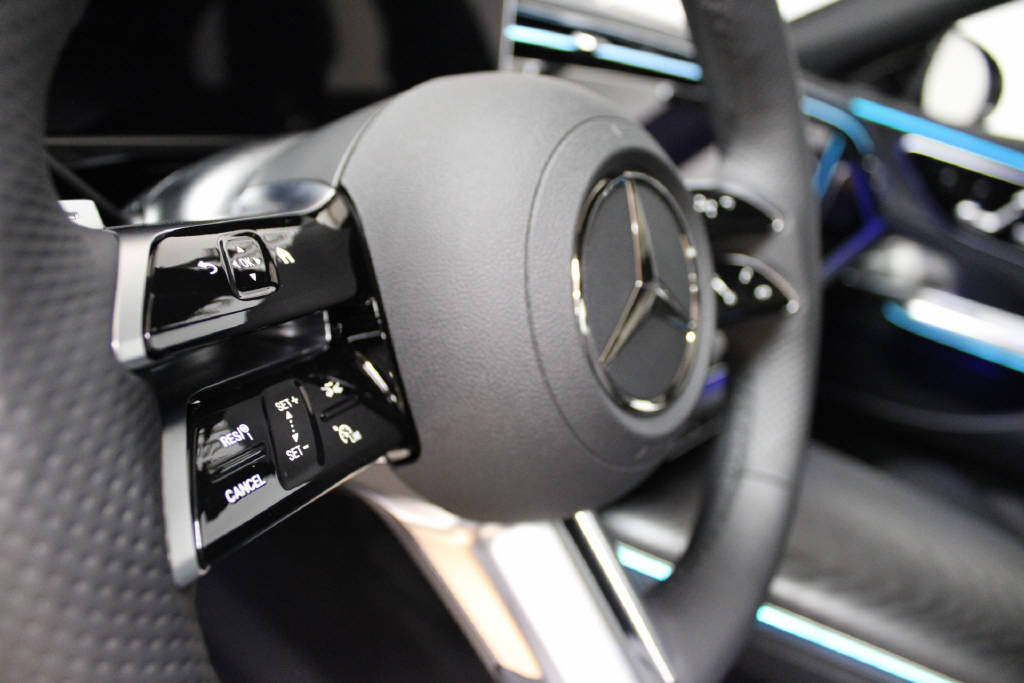 MERCEDES-BENZ E 450 d 4Matic AMG Line-image-6
