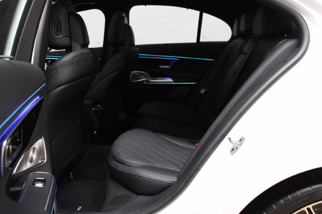MERCEDES-BENZ E 450 d 4Matic AMG Line-image-11