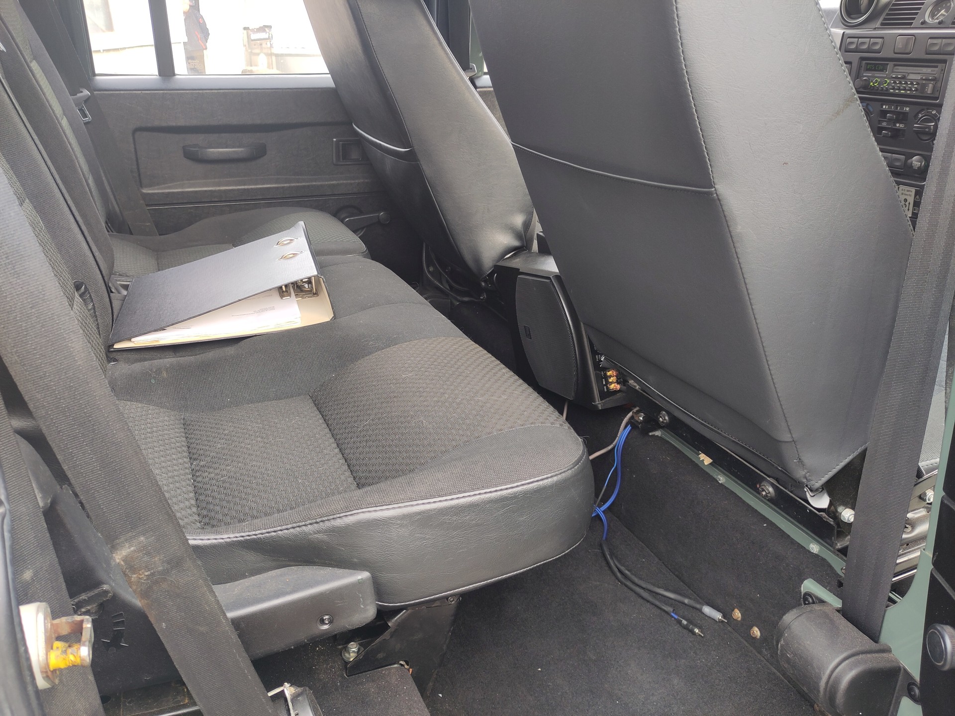 LAND ROVER Defender 110 2.4 Td4 High Capacity Pick Up-image-6