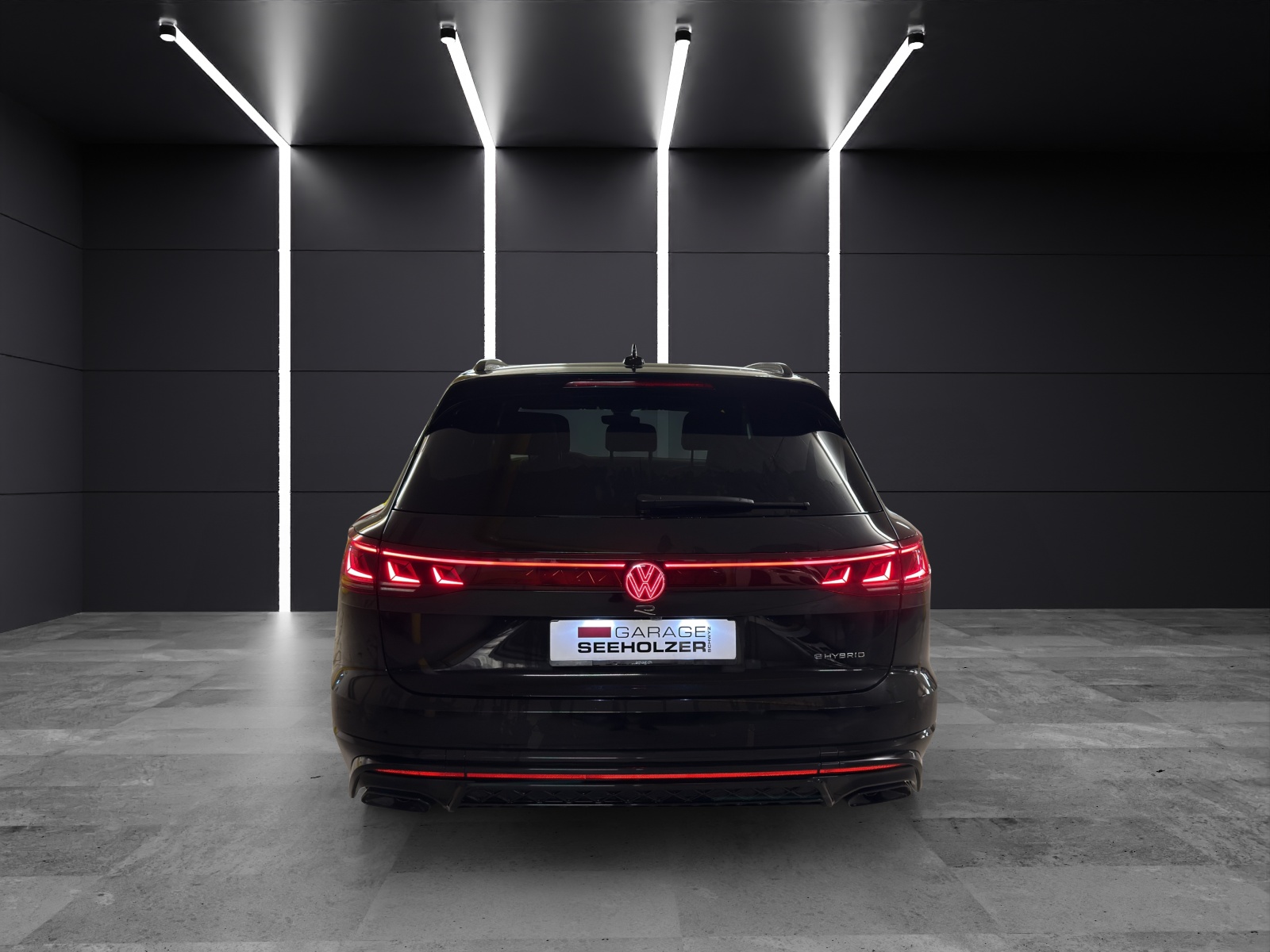 VW Touareg 3.0 TSI eHybrid R Tiptronic-image-4
