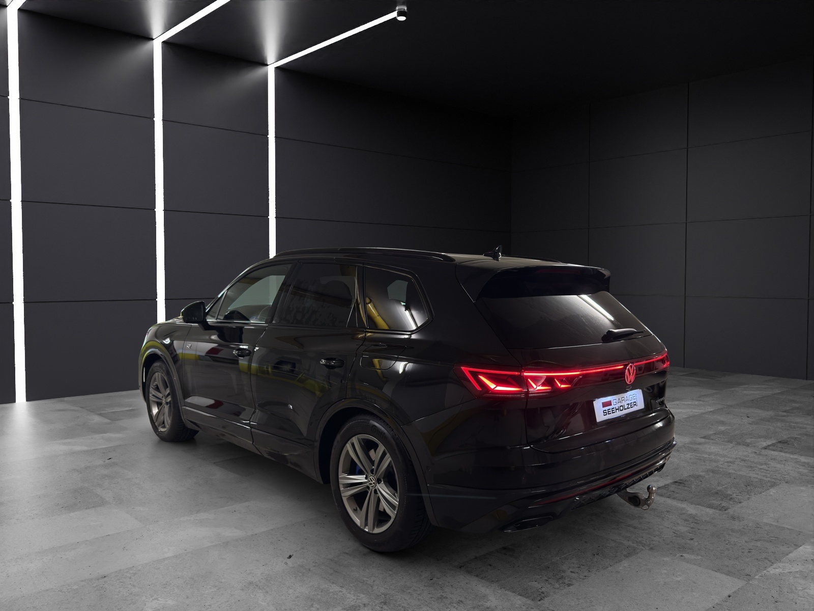 VW Touareg 3.0 TSI eHybrid R Tiptronic-showroom-element-3