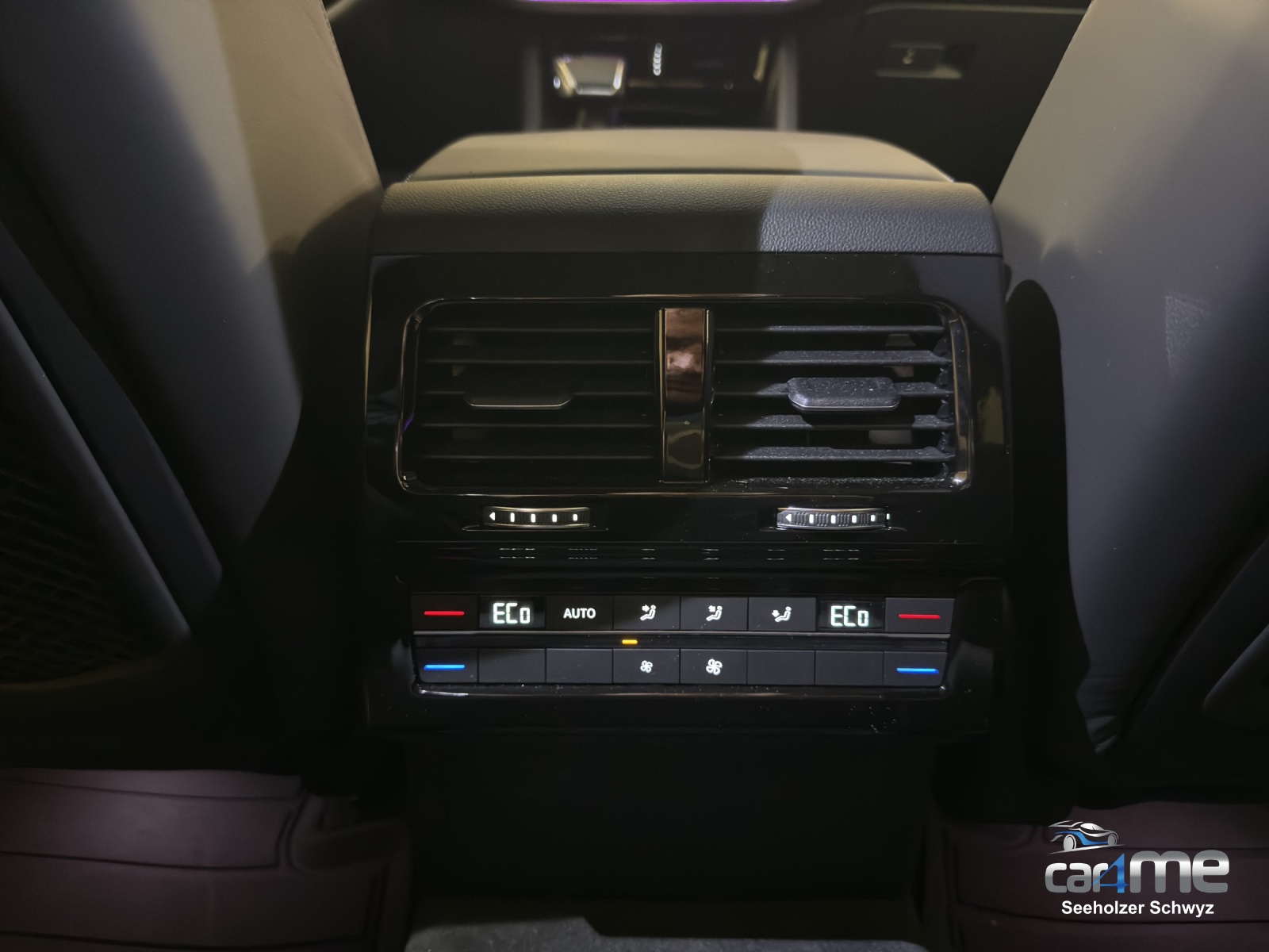 VW Touareg 3.0 TSI eHybrid R Tiptronic-image-17