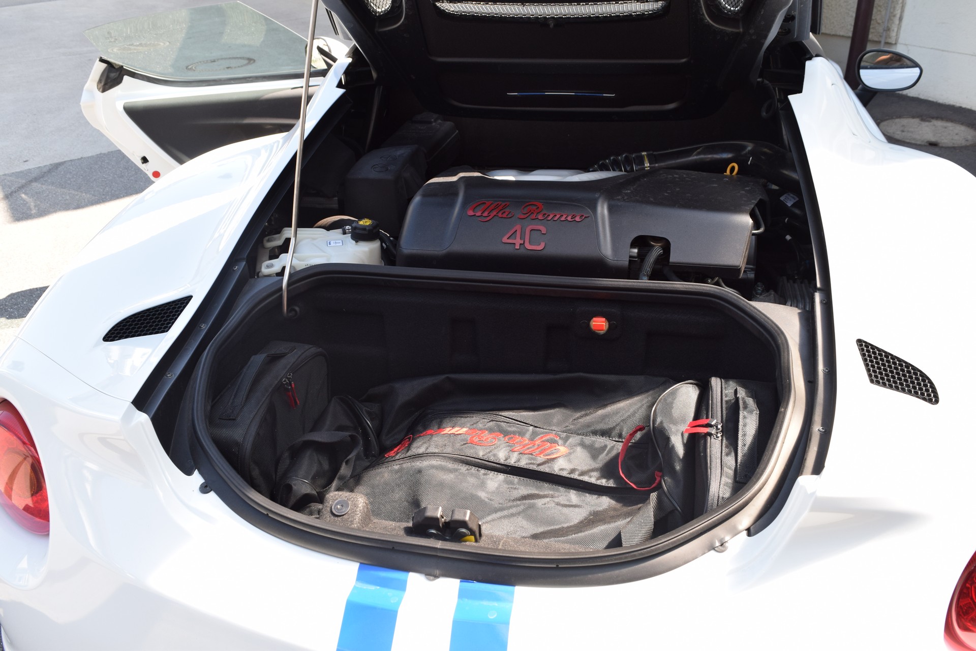ALFA ROMEO 4C Spider 1750 TBi TCT-image-19
