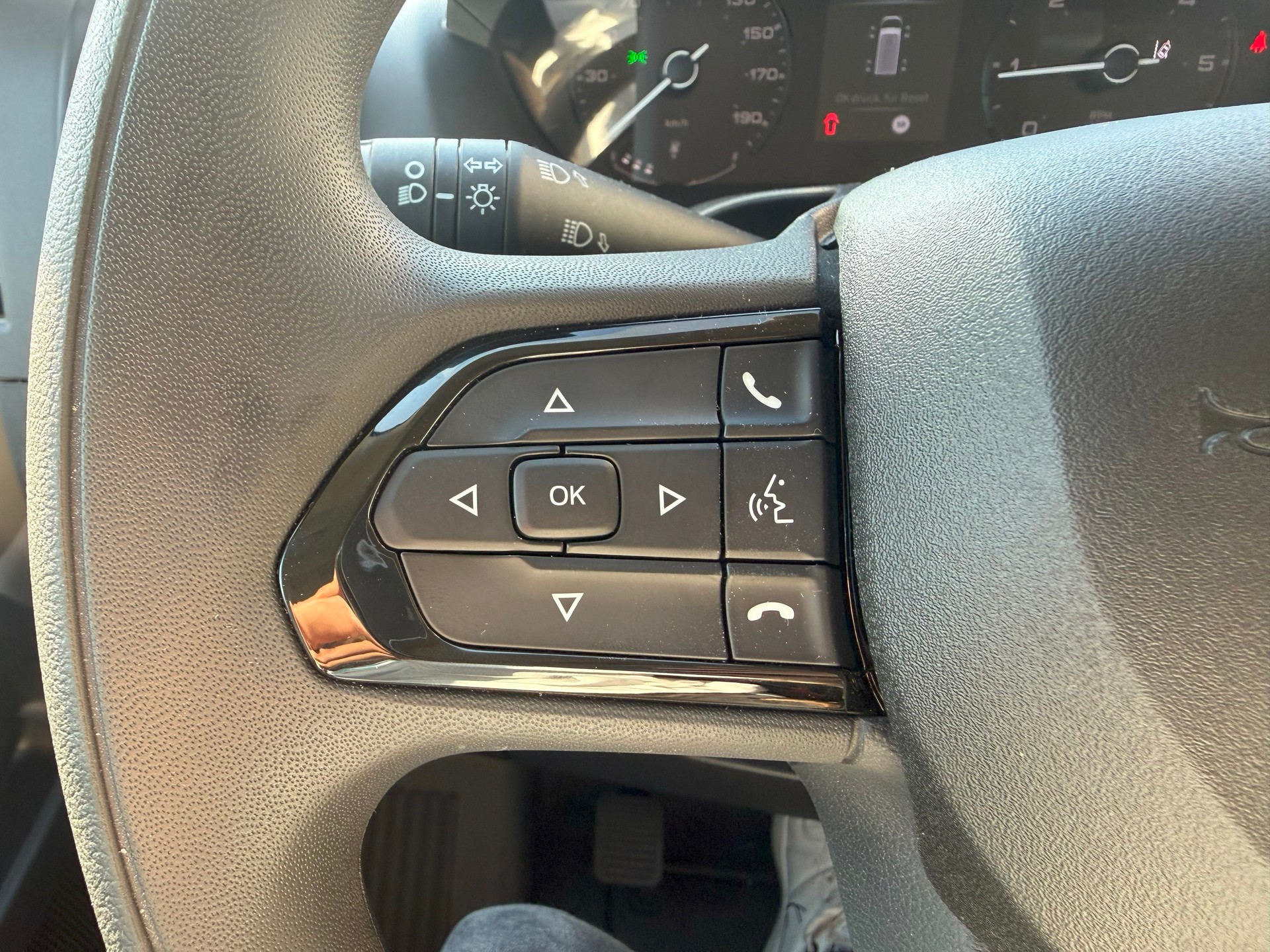 CITROEN Jumper 35+ 2.2 BlueHDi 140 L3H3 Ersatzrad, 270° Türen Doppelairbag, AHK 3T, alle Grössen an Lager-image-13