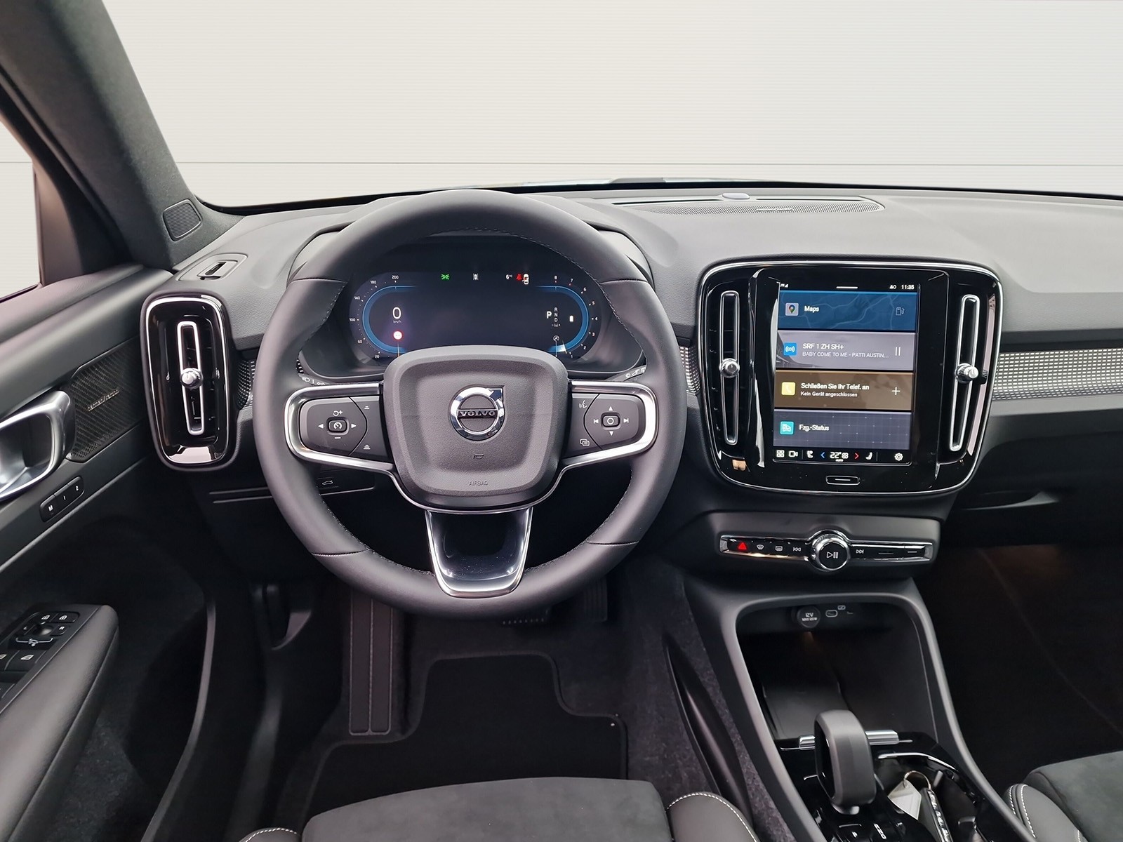 VOLVO XC40 2.0 B4 MH Plus Dark-image-9