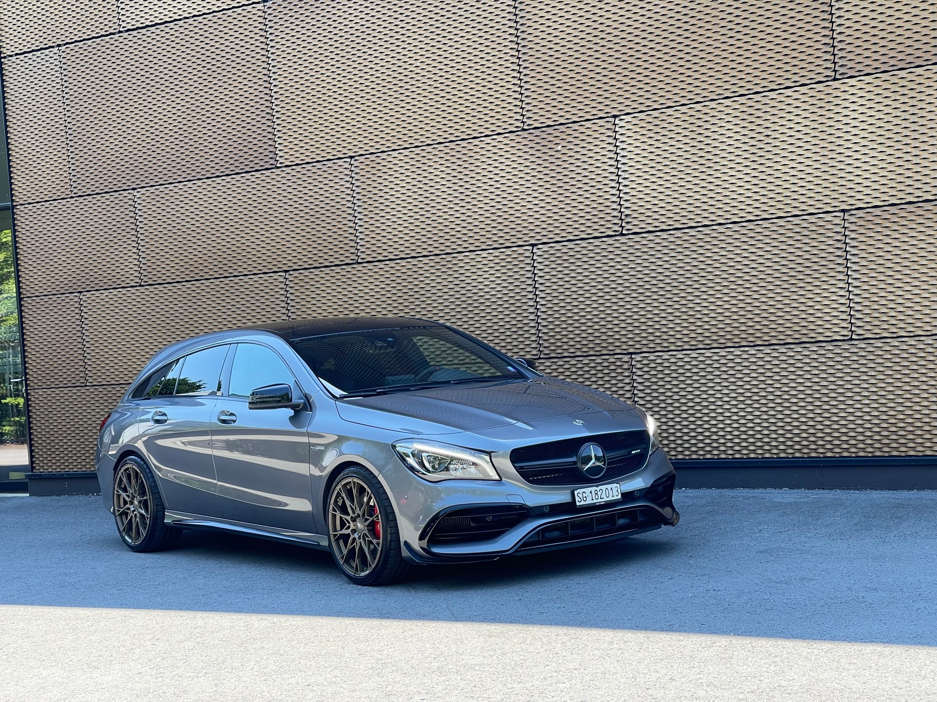 MERCEDES-BENZ CLA Shooting Brake 45 AMG 4Matic ♦️Ab MFK & Service*Topausstattung♦️-image-4