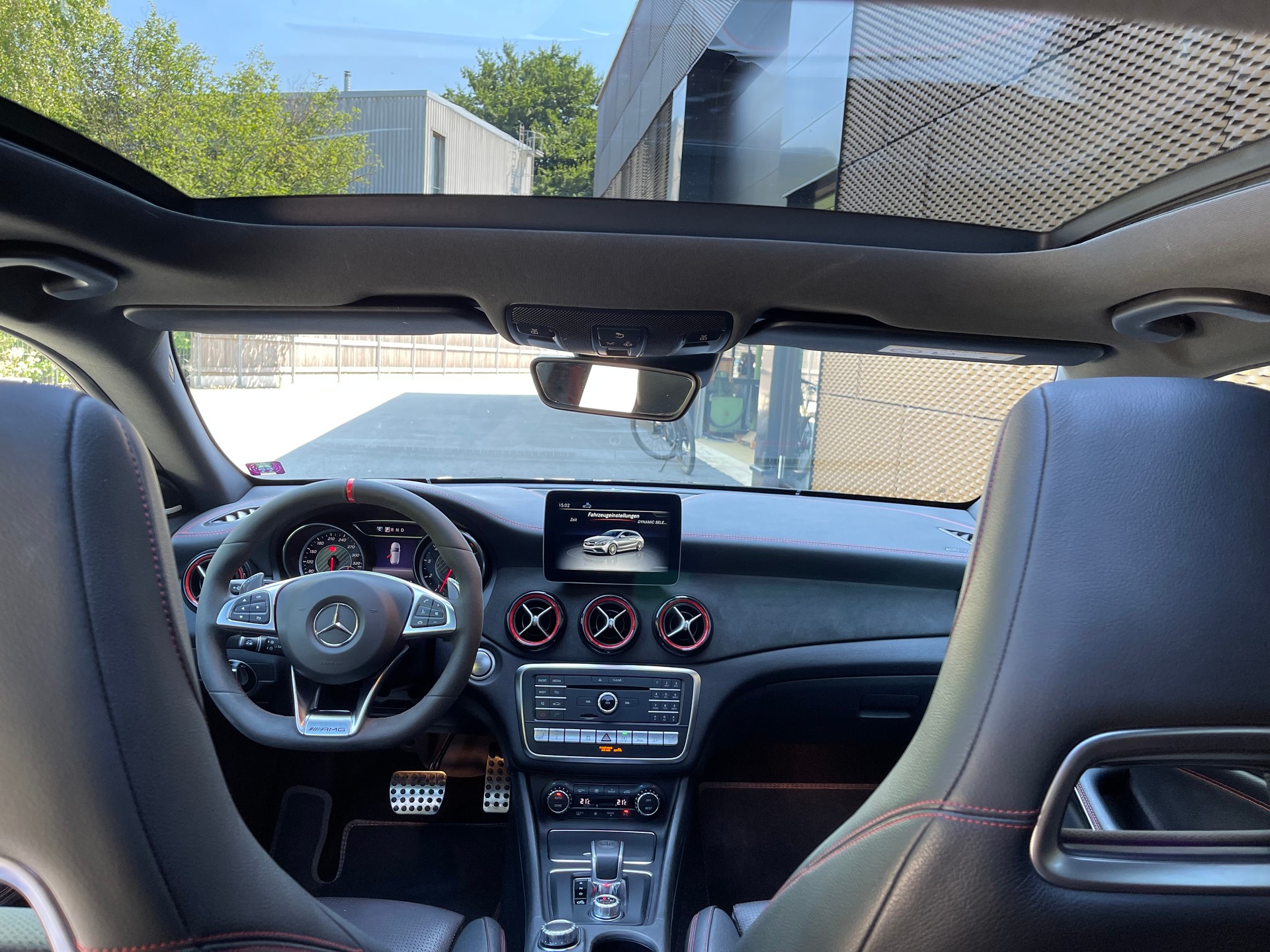 MERCEDES-BENZ CLA Shooting Brake 45 AMG 4Matic ♦️Ab MFK & Service*Topausstattung♦️-image-11