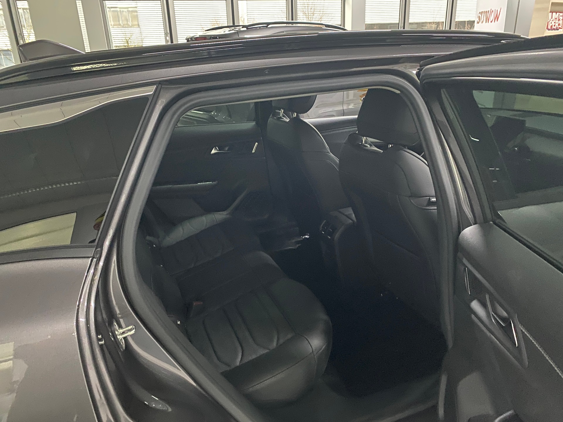 CITROEN C5 X 1.6i PHEV Shine e-EAT8-image-5