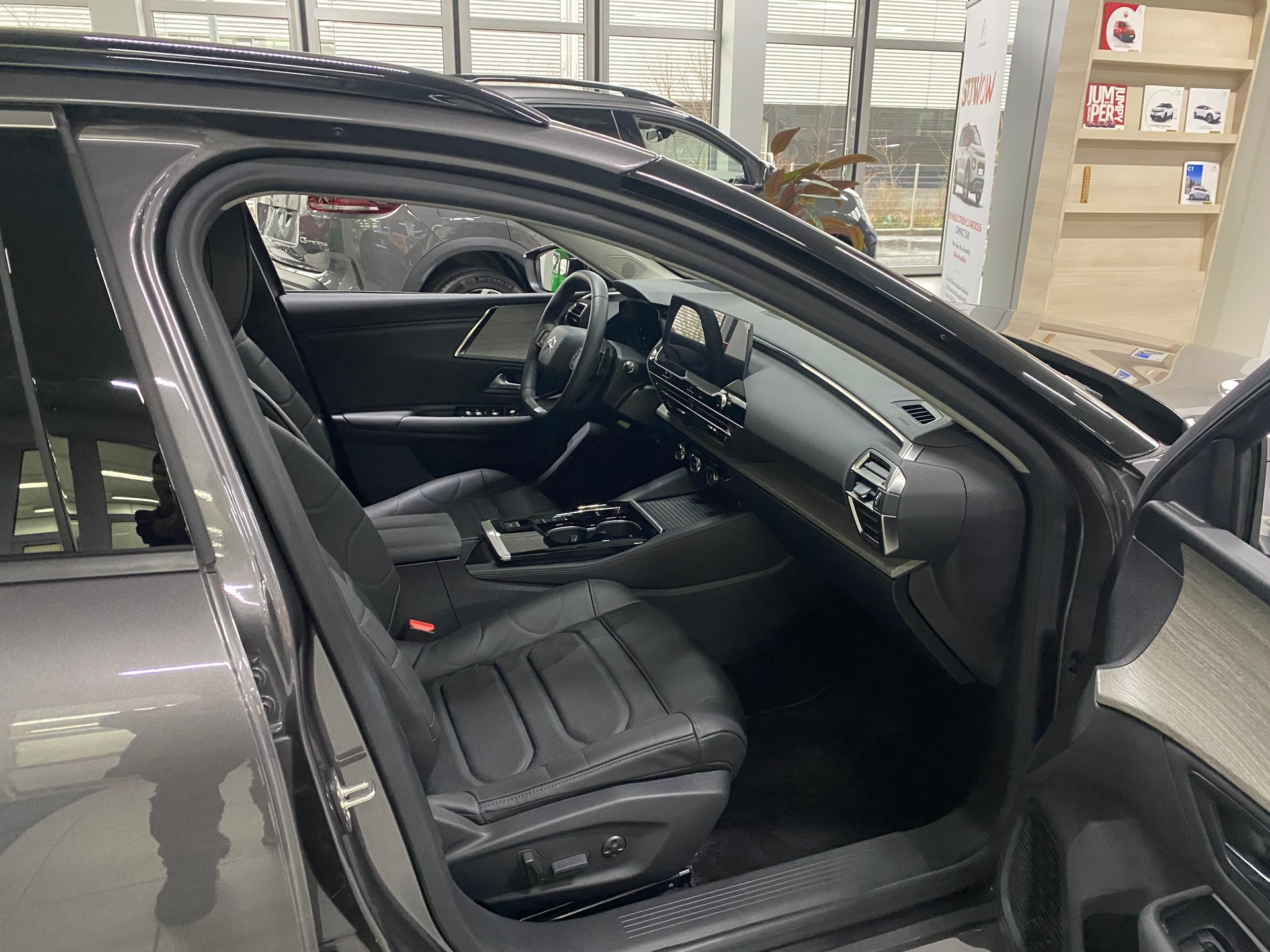 CITROEN C5 X 1.6i PHEV Shine e-EAT8-image-4