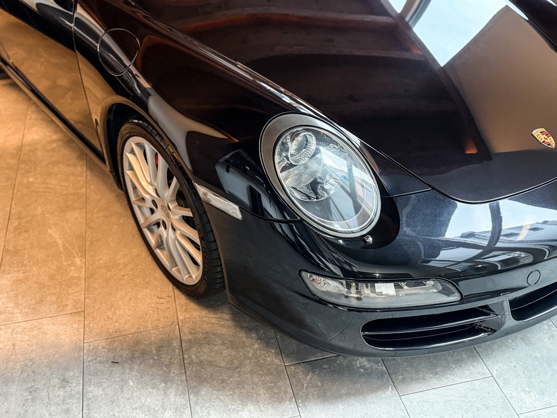 PORSCHE 911 Carrera S-image-1