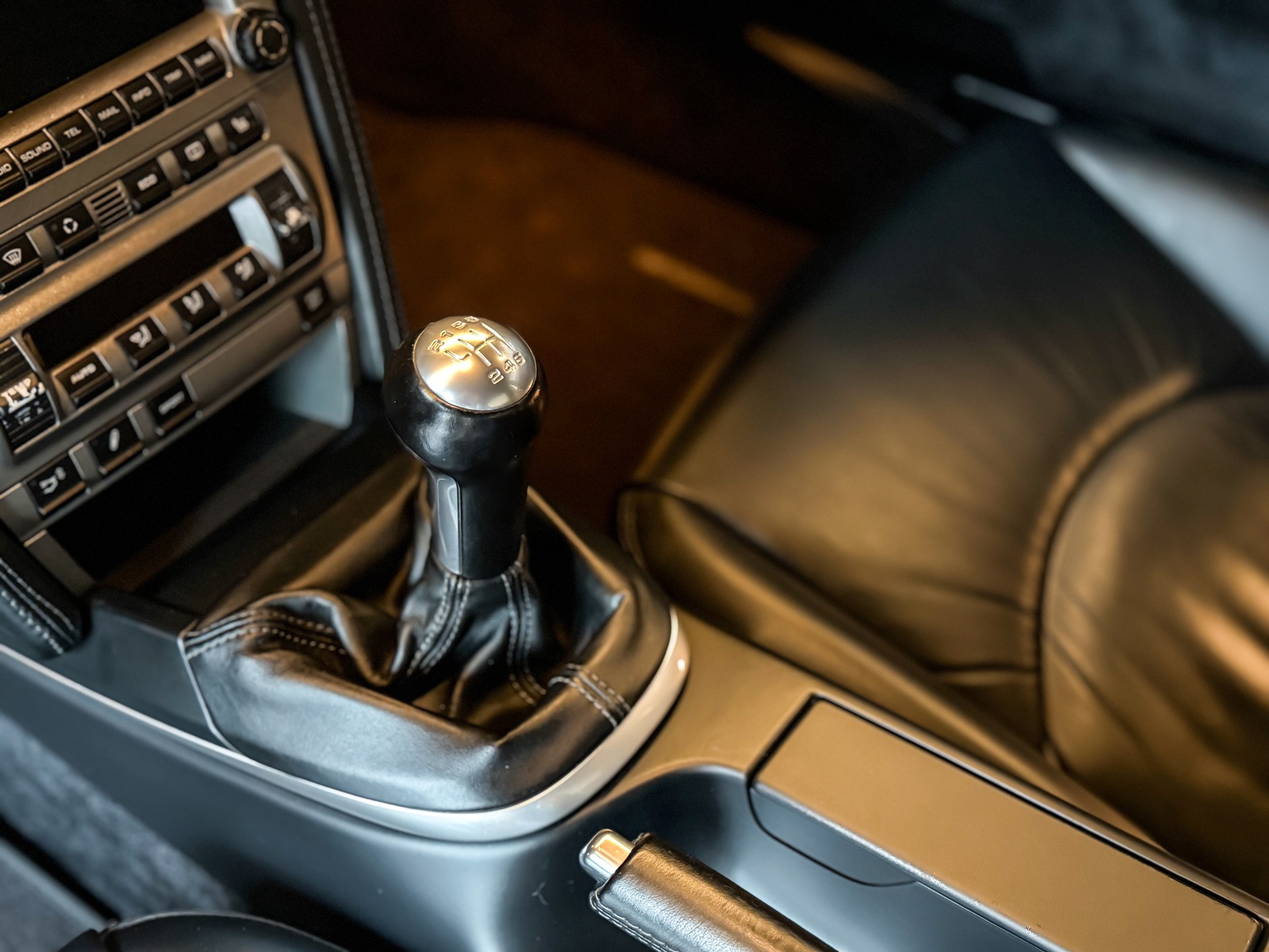 PORSCHE 911 Carrera S-image-9