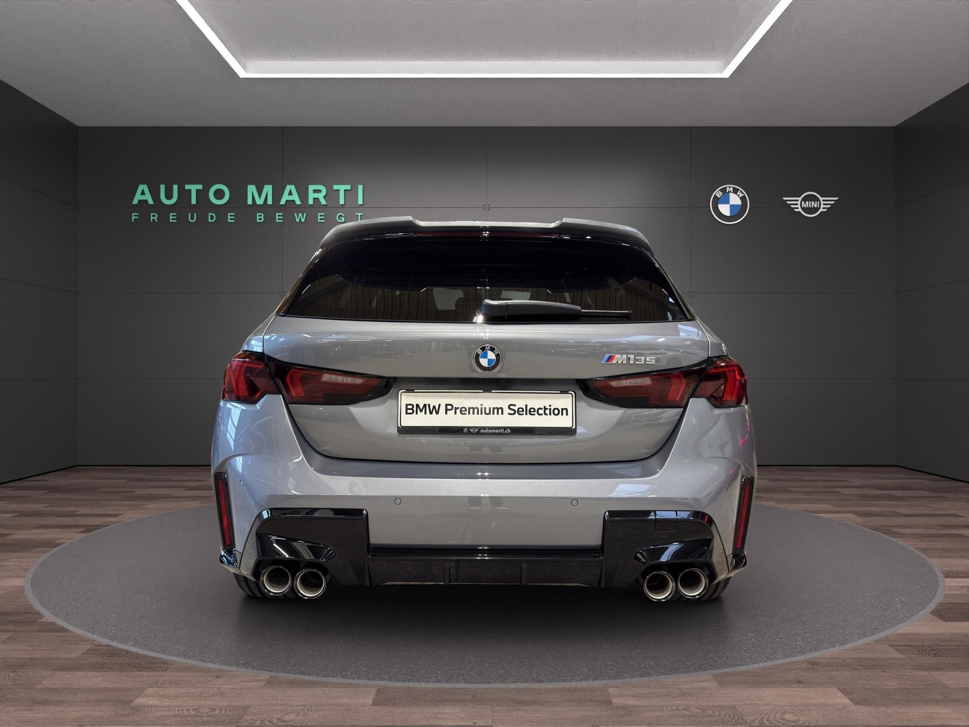 BMW M135i xDrive M Sport-showroom-element-2