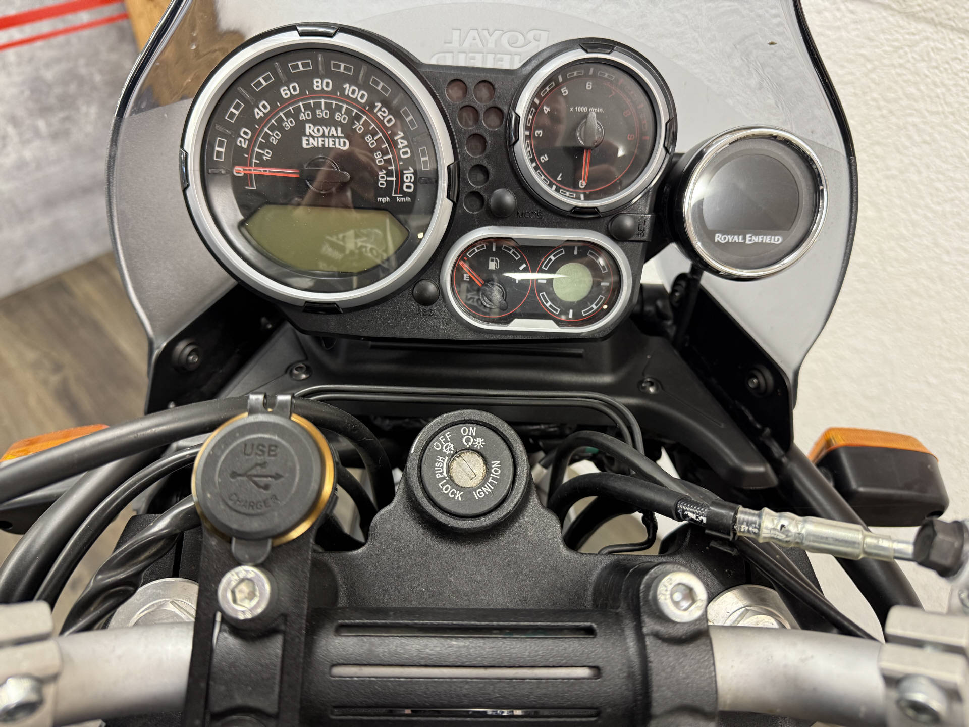 ROYAL ENFIELD Himalayan 411 ABS-image-3