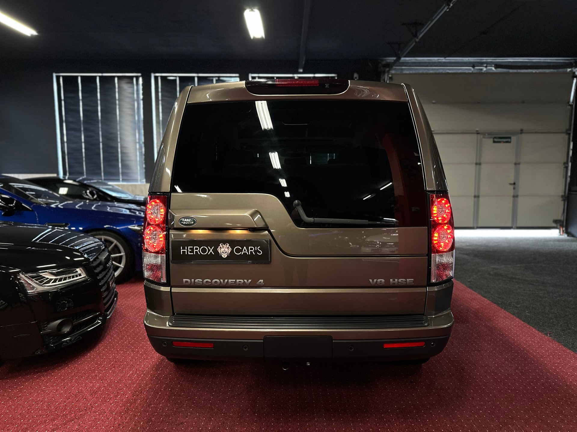 LAND ROVER Discovery 5.0 V8 HSE Automatic / ** Frisch ab MFK + Grossem Service ** / 7 Platz / Vollausstattung !!-image-6