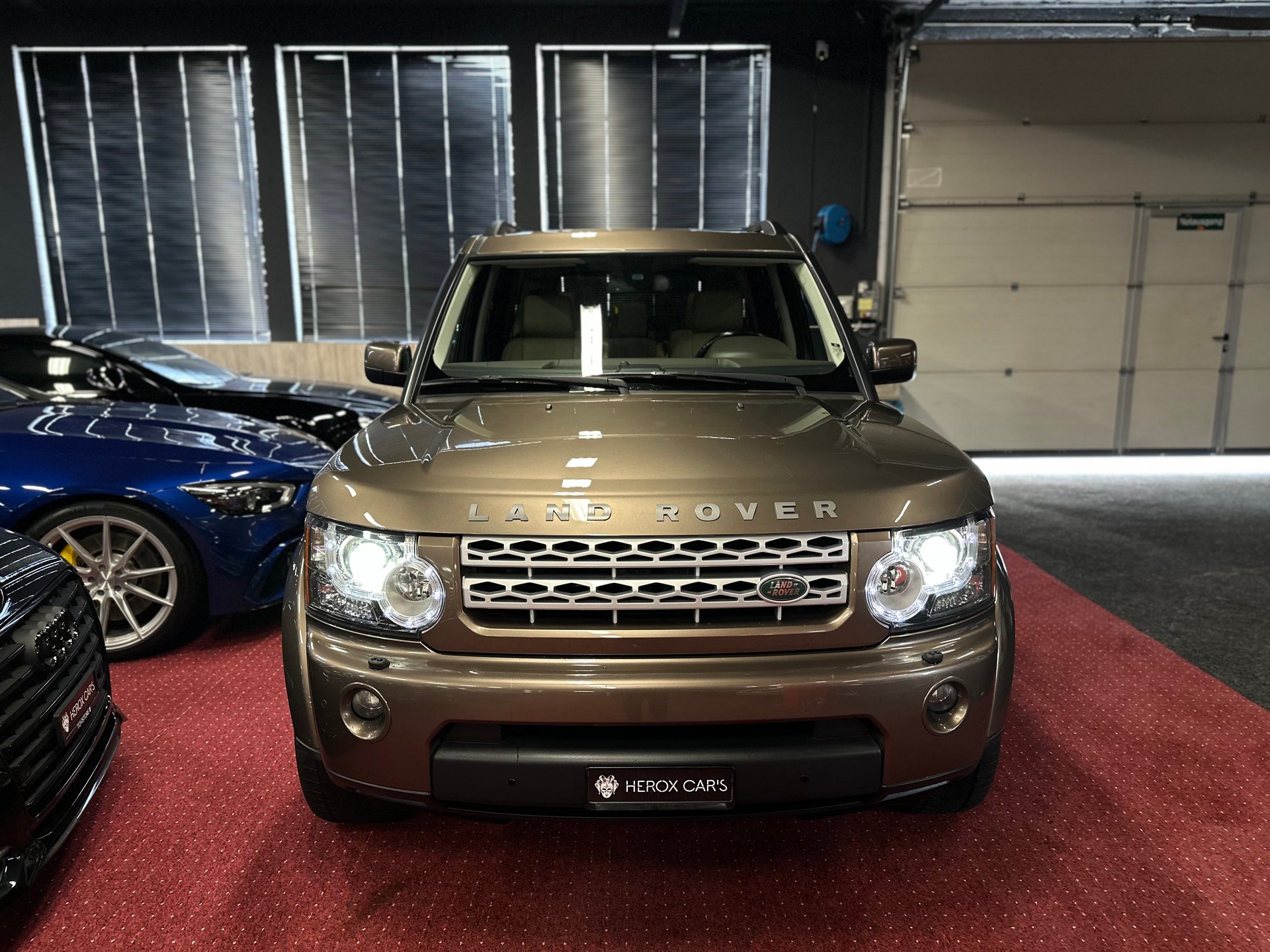 LAND ROVER Discovery 5.0 V8 HSE Automatic / ** Frisch ab MFK + Grossem Service ** / 7 Platz / Vollausstattung !!-image-7