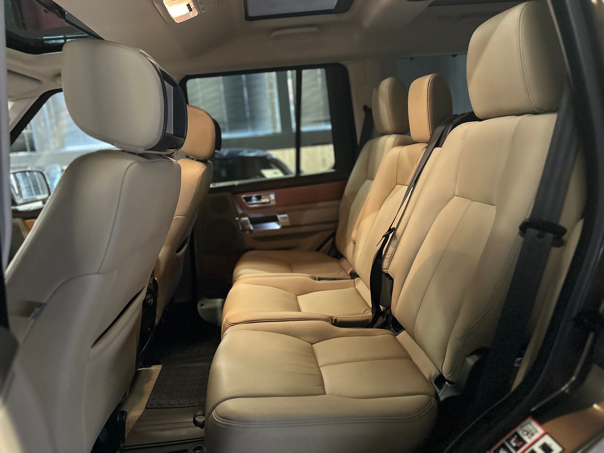LAND ROVER Discovery 5.0 V8 HSE Automatic / ** Frisch ab MFK + Grossem Service ** / 7 Platz / Vollausstattung !!-image-21