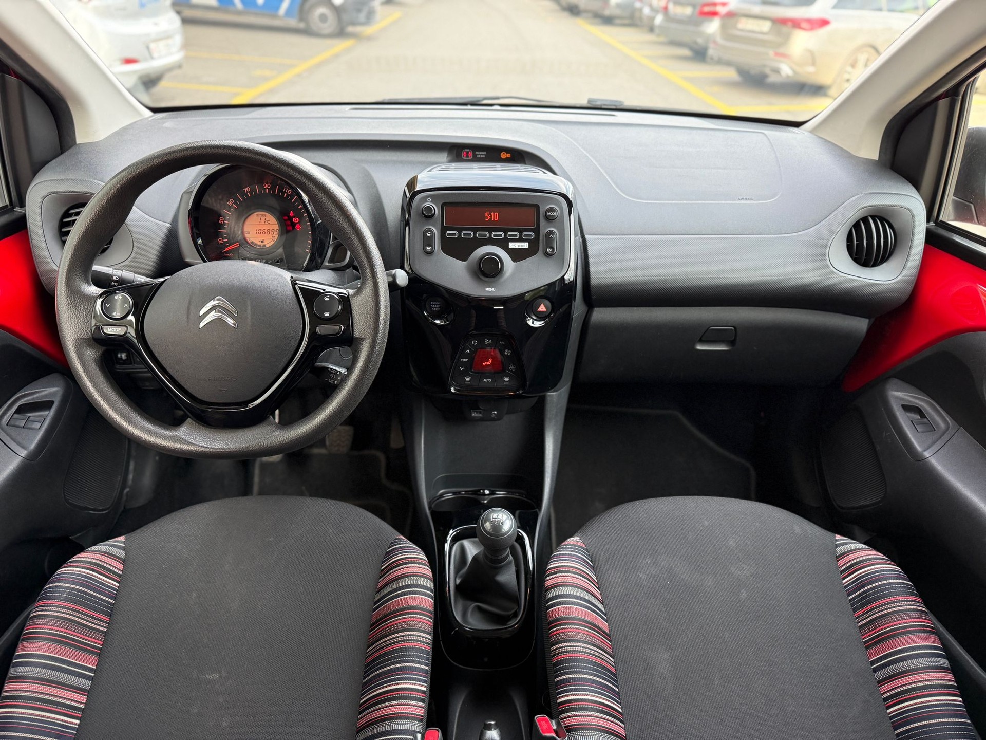 CITROEN C1 1.0 VTi Shine S/S-image-9