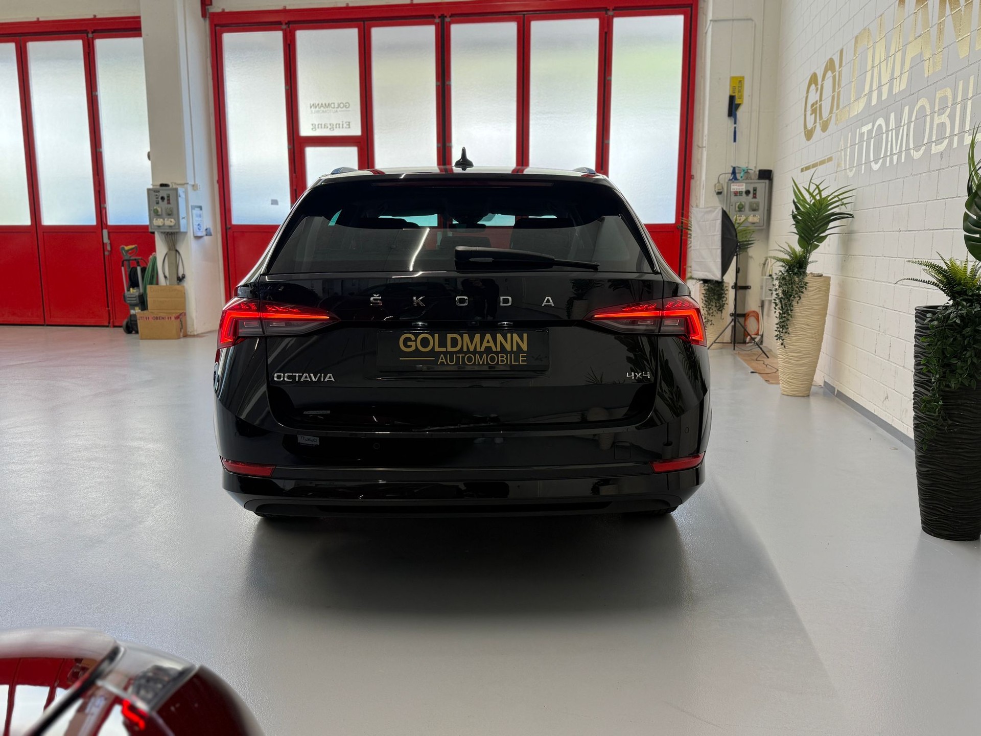 SKODA Octavia Combi 2.0 TDI DSG Ambition 4x4-image-5