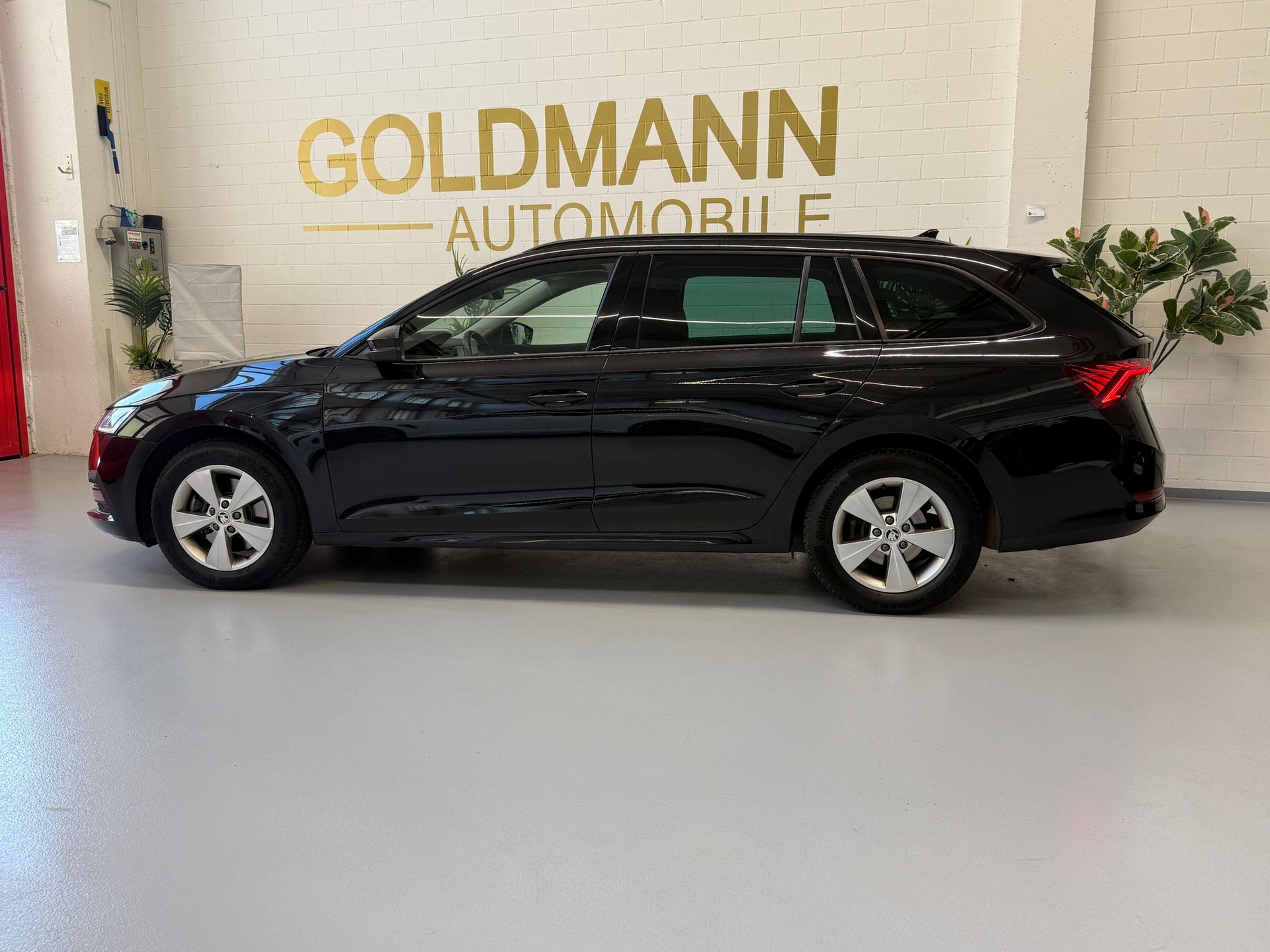SKODA Octavia Combi 2.0 TDI DSG Ambition 4x4-showroom-element-3