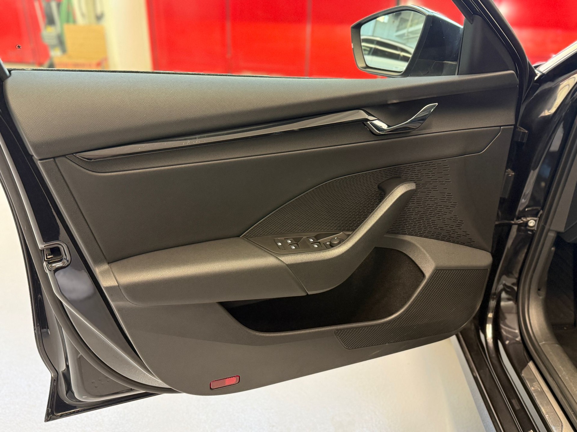 SKODA Octavia Combi 2.0 TDI DSG Ambition 4x4-image-9