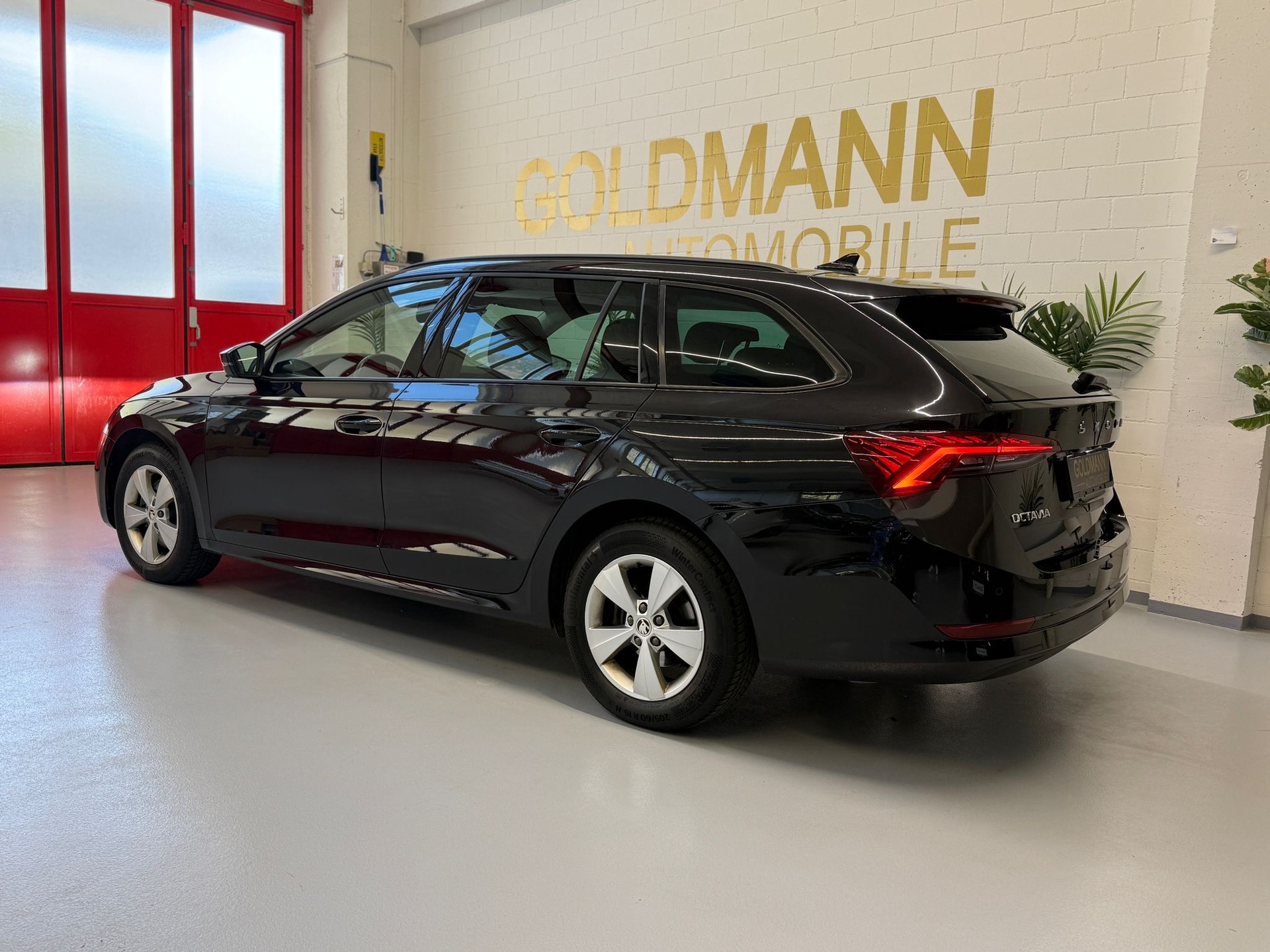 SKODA Octavia Combi 2.0 TDI DSG Ambition 4x4-image-4