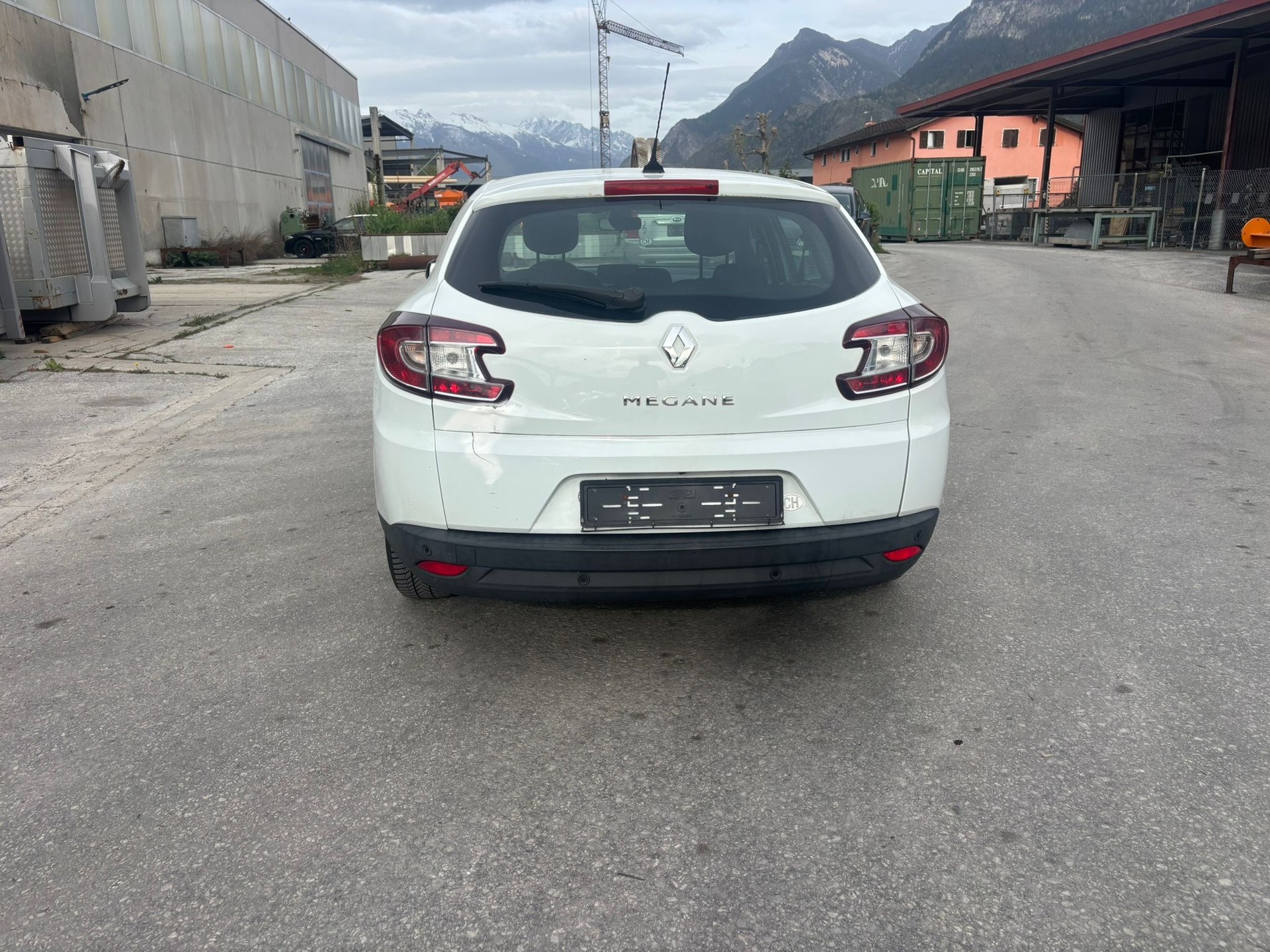 RENAULT Mégane Grandtour 2.0 16V Dynamique CVT-image-1