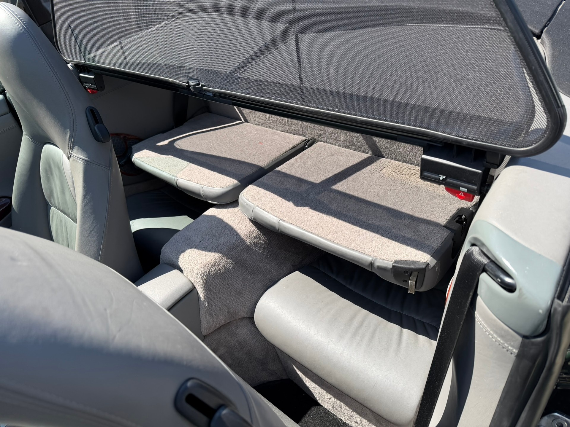PORSCHE 911 Carrera Cabrio-image-8