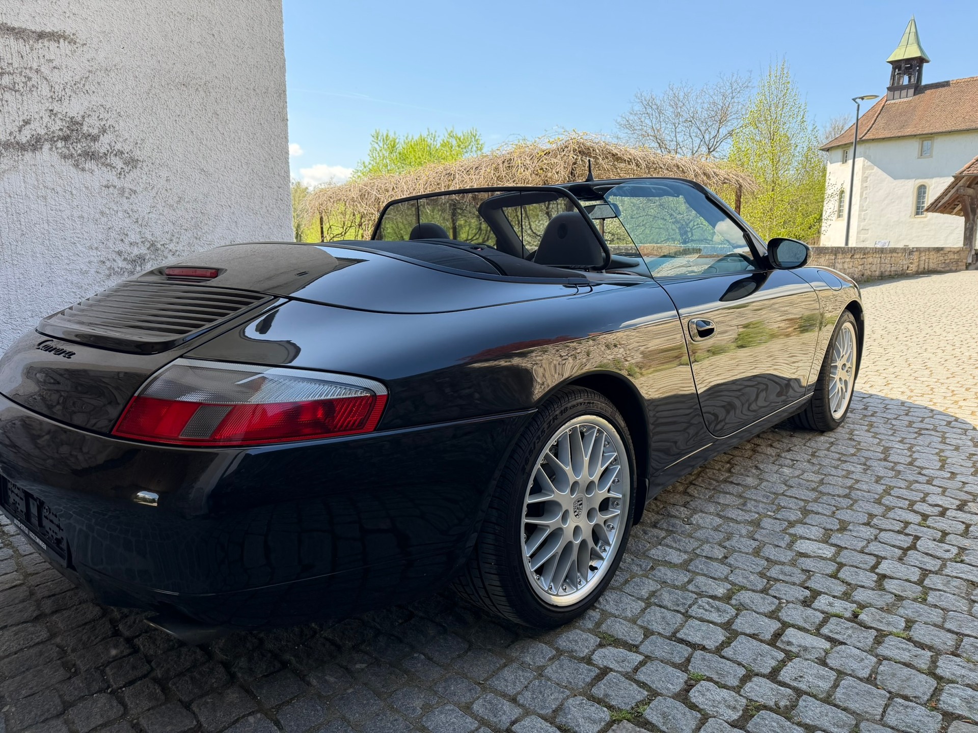 PORSCHE 911 Carrera Cabrio-image-4