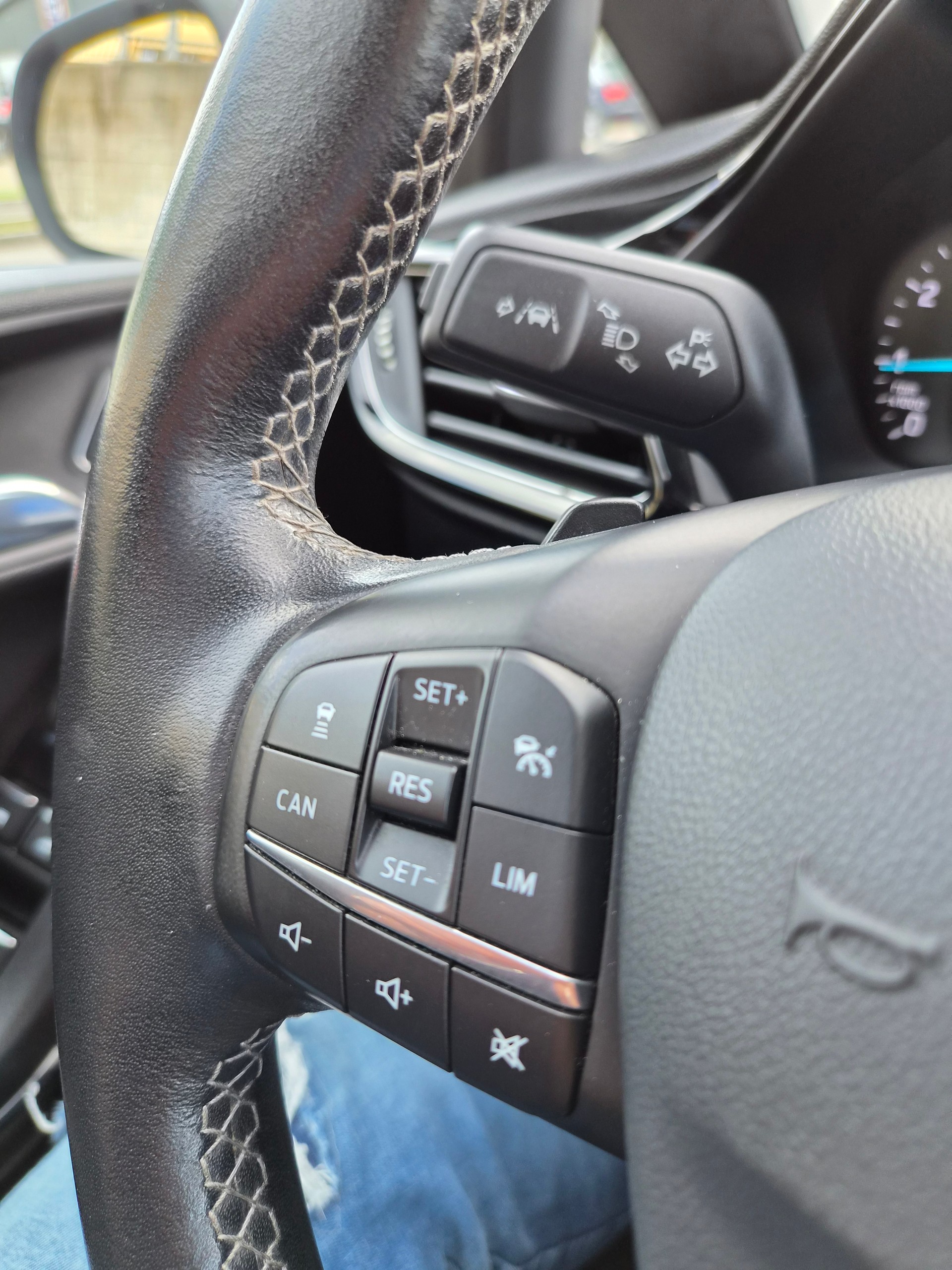 FORD Fiesta 1.0 SCTi Titanium PowerShift-image-11