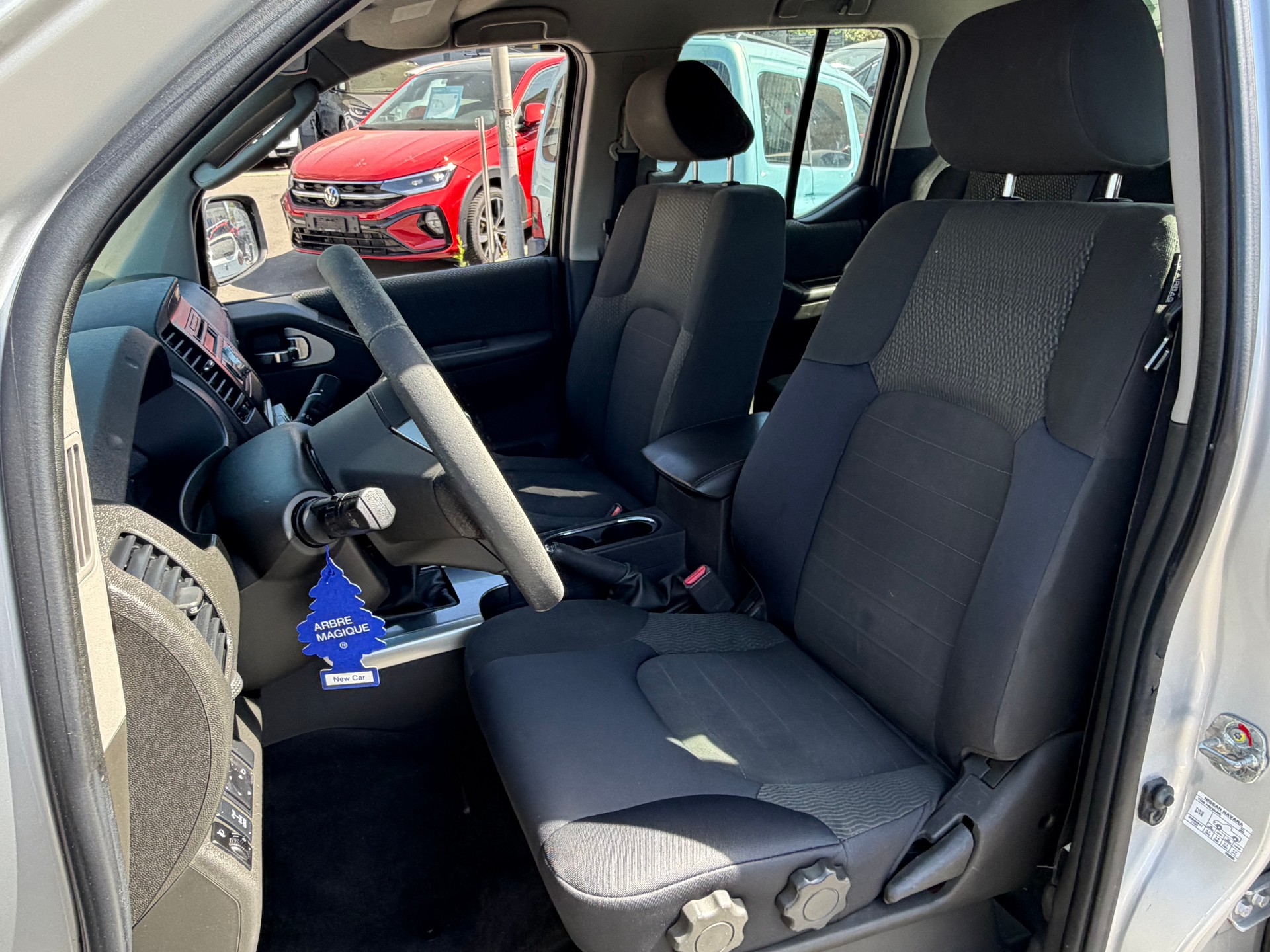 NISSAN Navara Double Cab SE 2.5 dCi 4WD-image-9