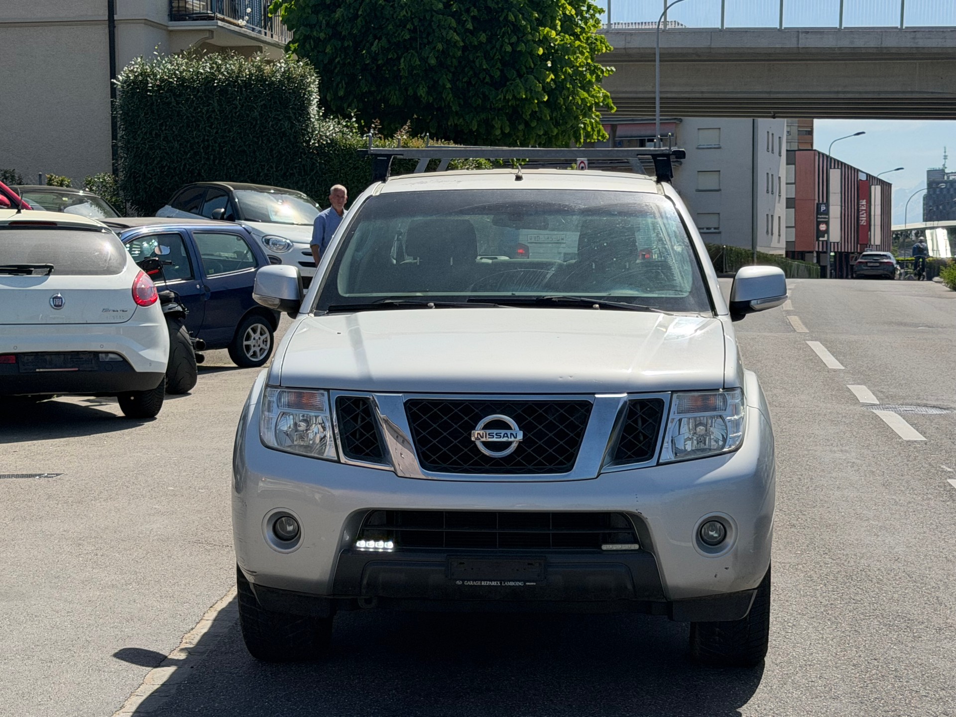 NISSAN Navara Double Cab SE 2.5 dCi 4WD