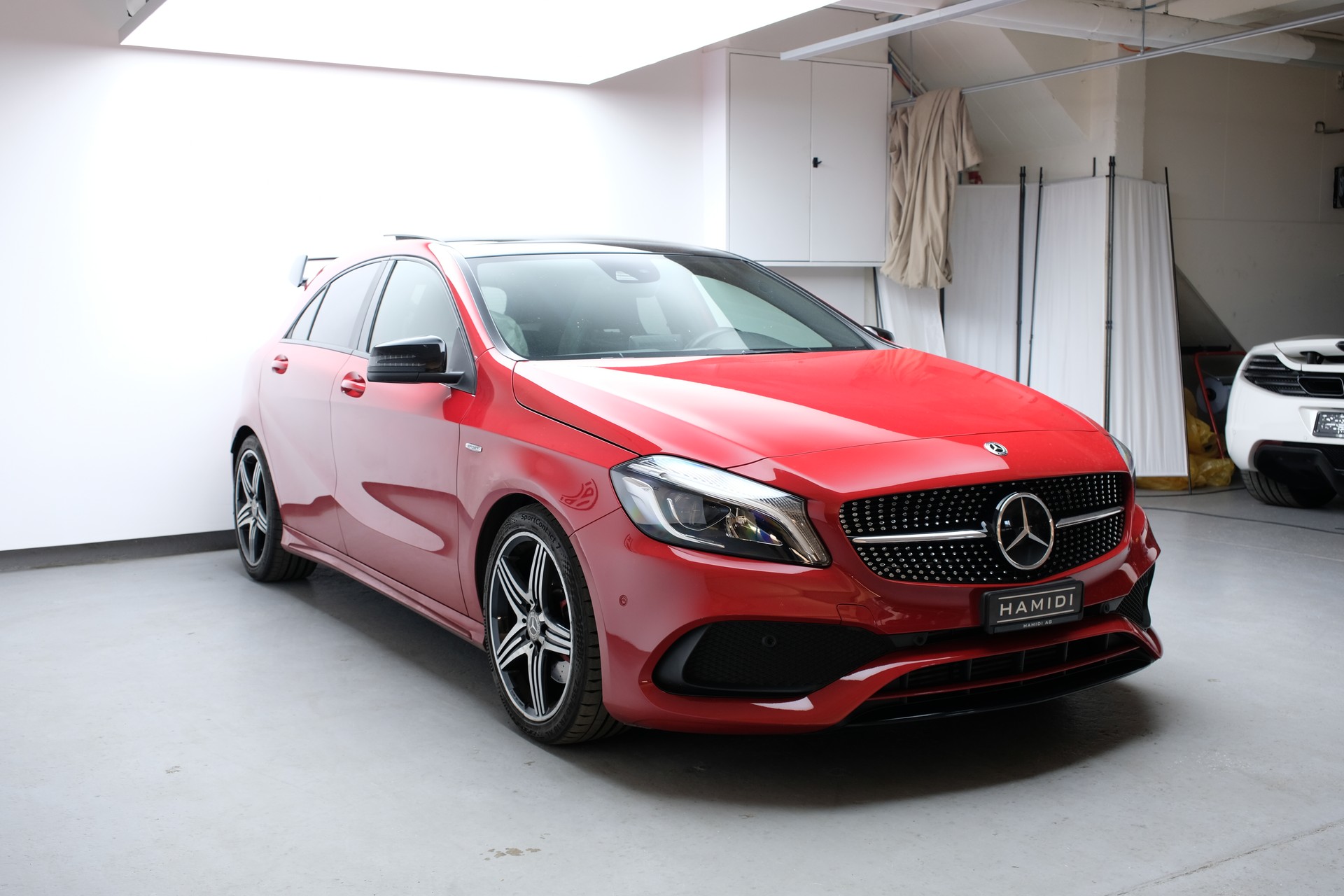 MERCEDES-BENZ A 250 Sport 4Matic 7G-DCT-showroom-element-2