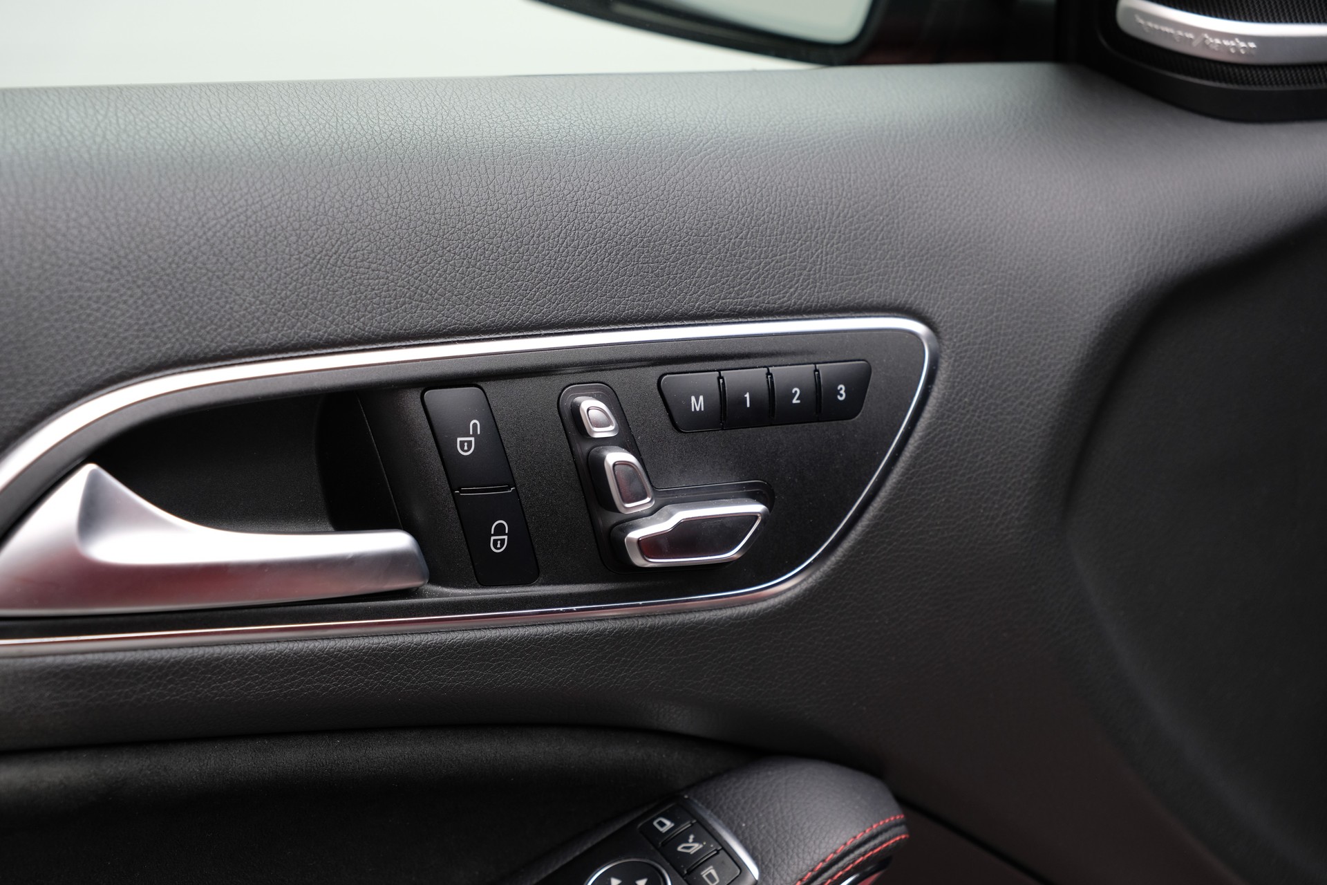 MERCEDES-BENZ A 250 Sport 4Matic 7G-DCT-image-22