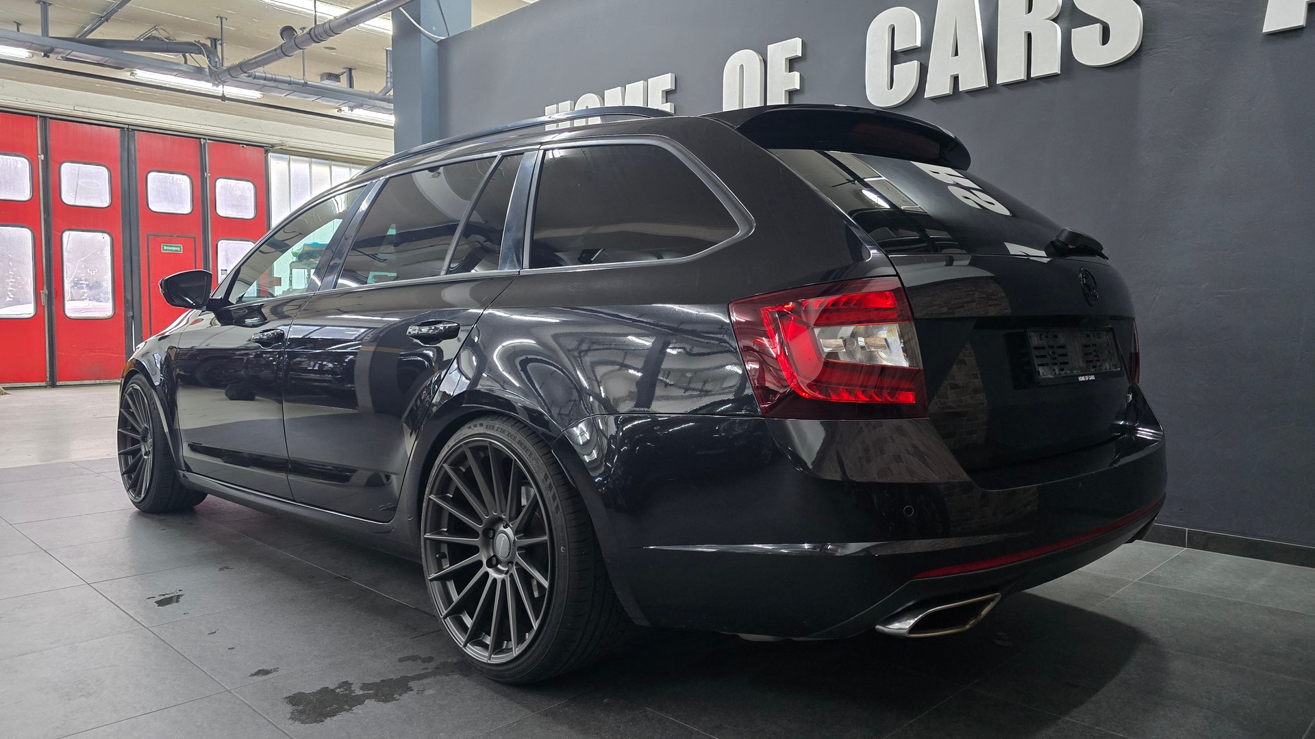 SKODA Octavia Combi 2.0 TDI RS 4x4 DSG-image-4