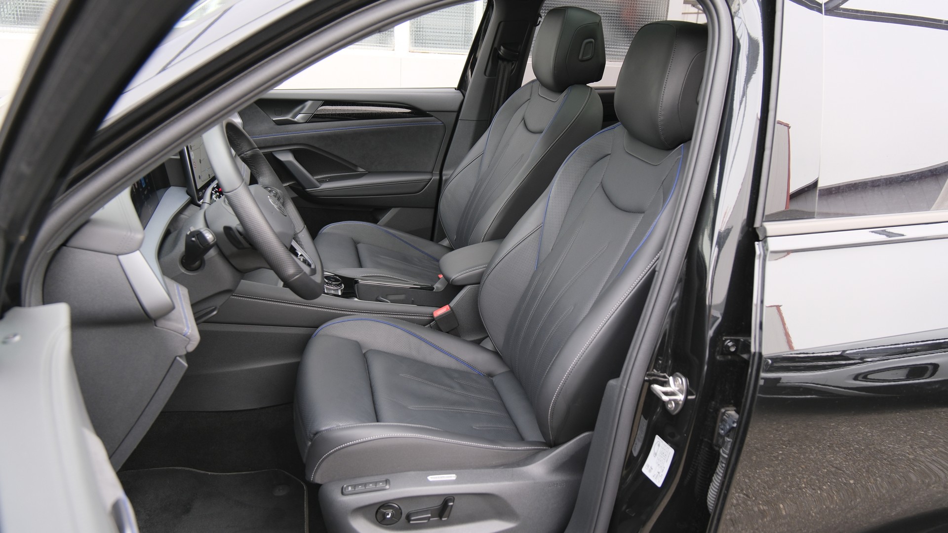 VW Tayron 2.0 TDI SCR R-Line United 4Motion DSG-showroom-element-3
