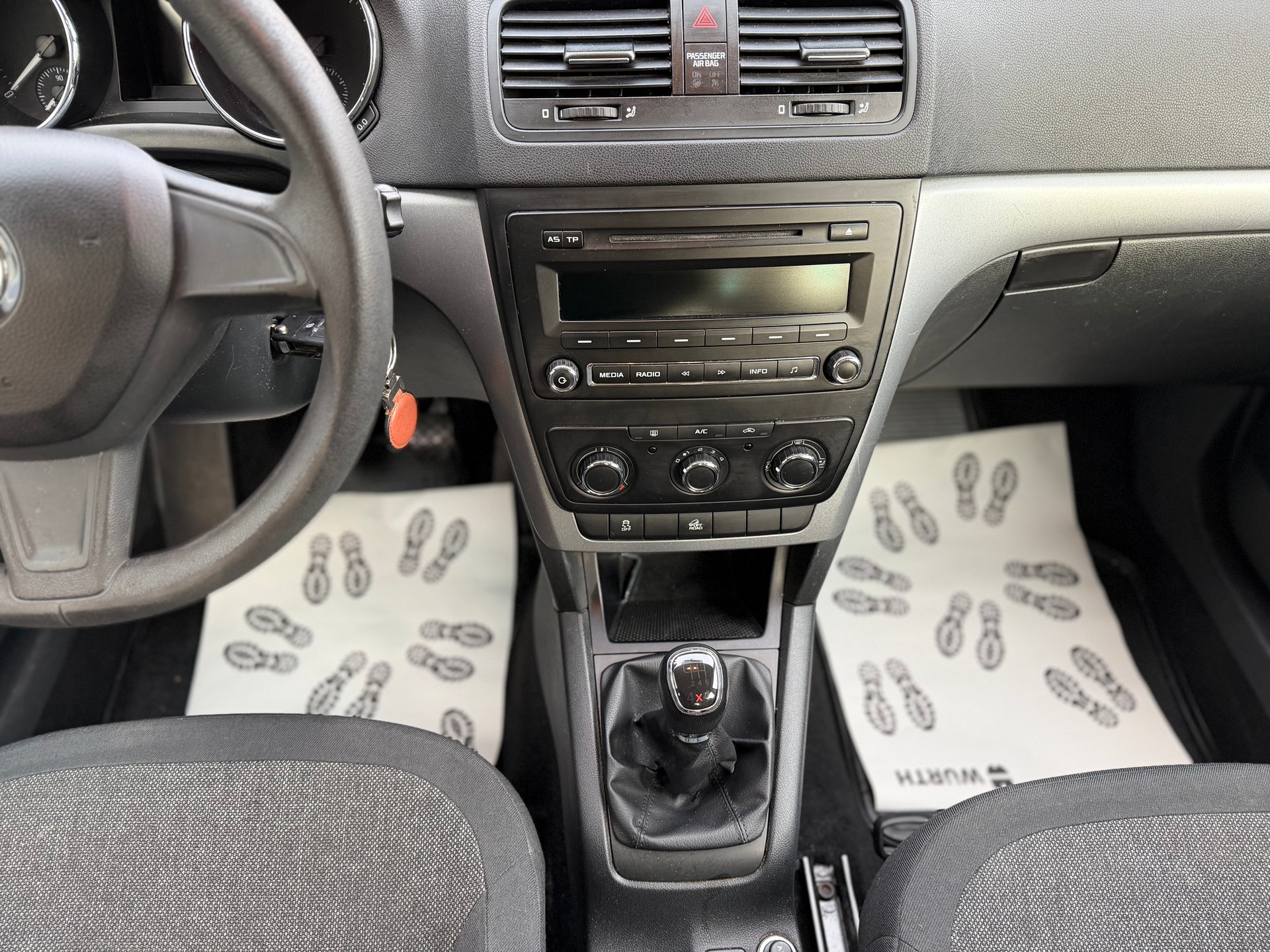SKODA Yeti 1.8 TSI Ambition 4x4-image-9
