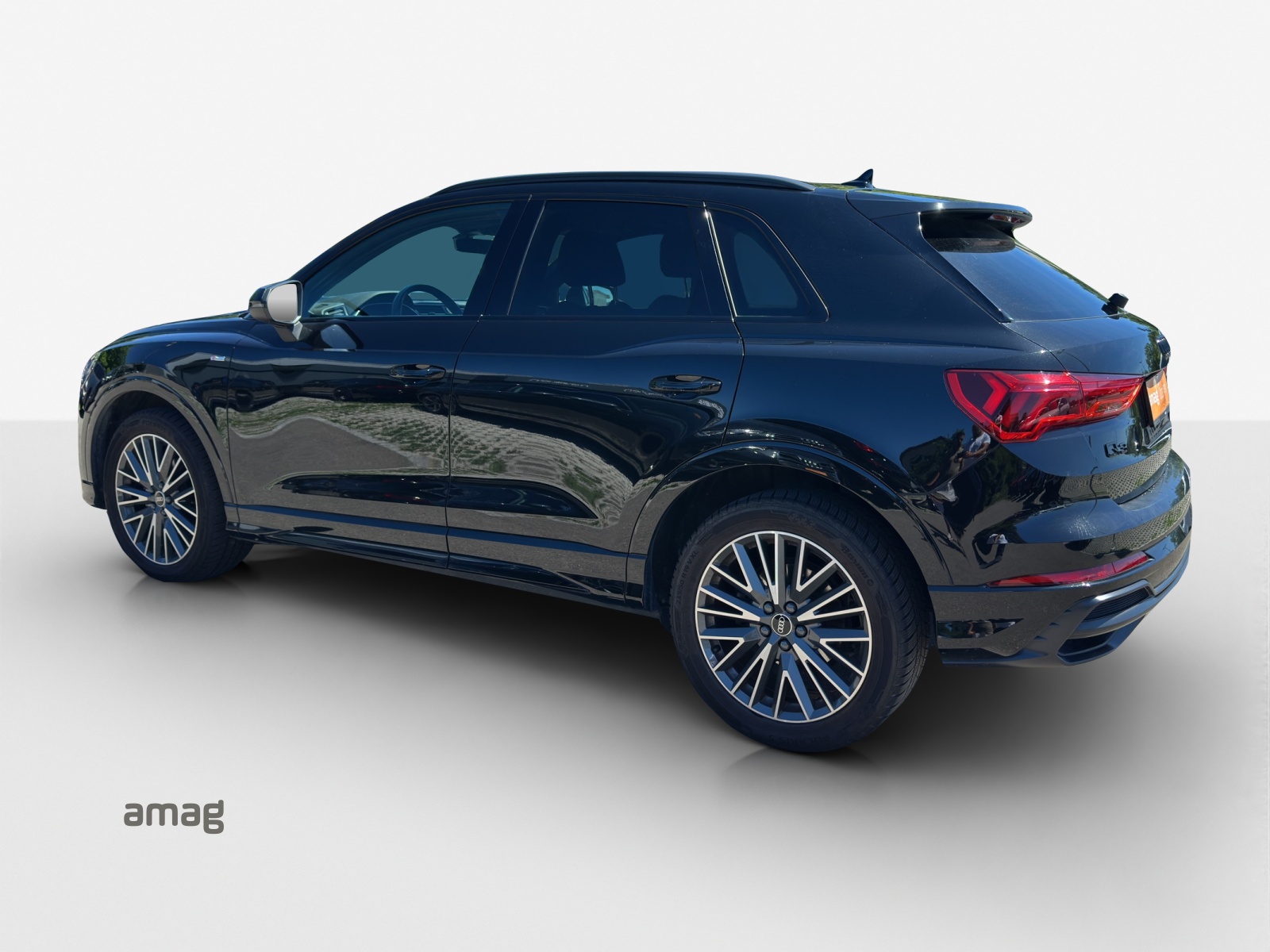 AUDI Q3 35 TFSI S line Attraction S-tronic-showroom-element-2
