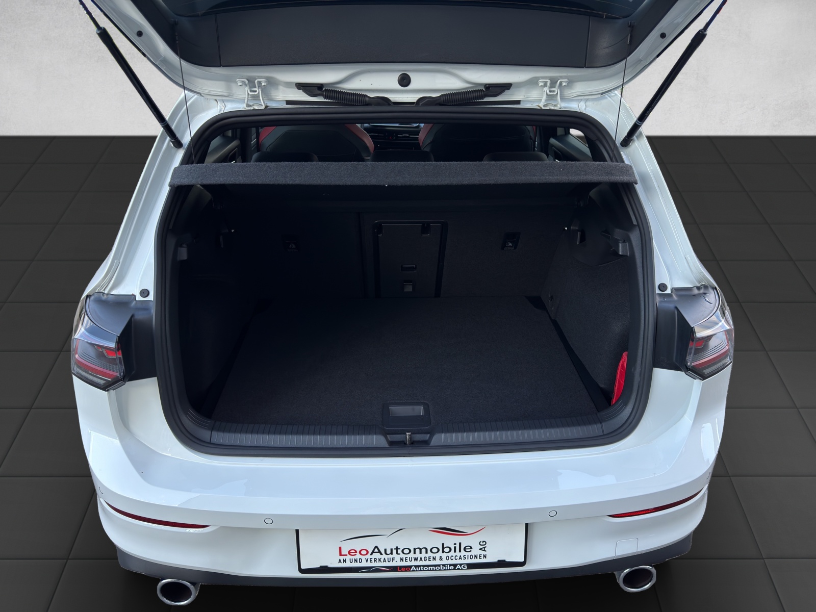 VW Golf 2.0 TSI GTI DSG-image-16