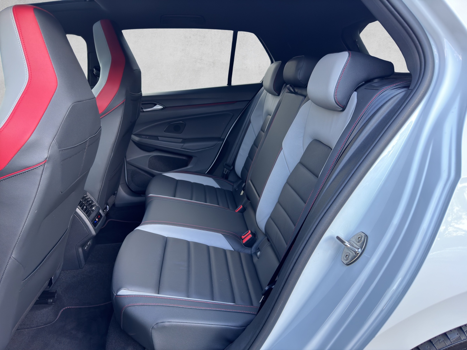 VW Golf 2.0 TSI GTI DSG-image-10